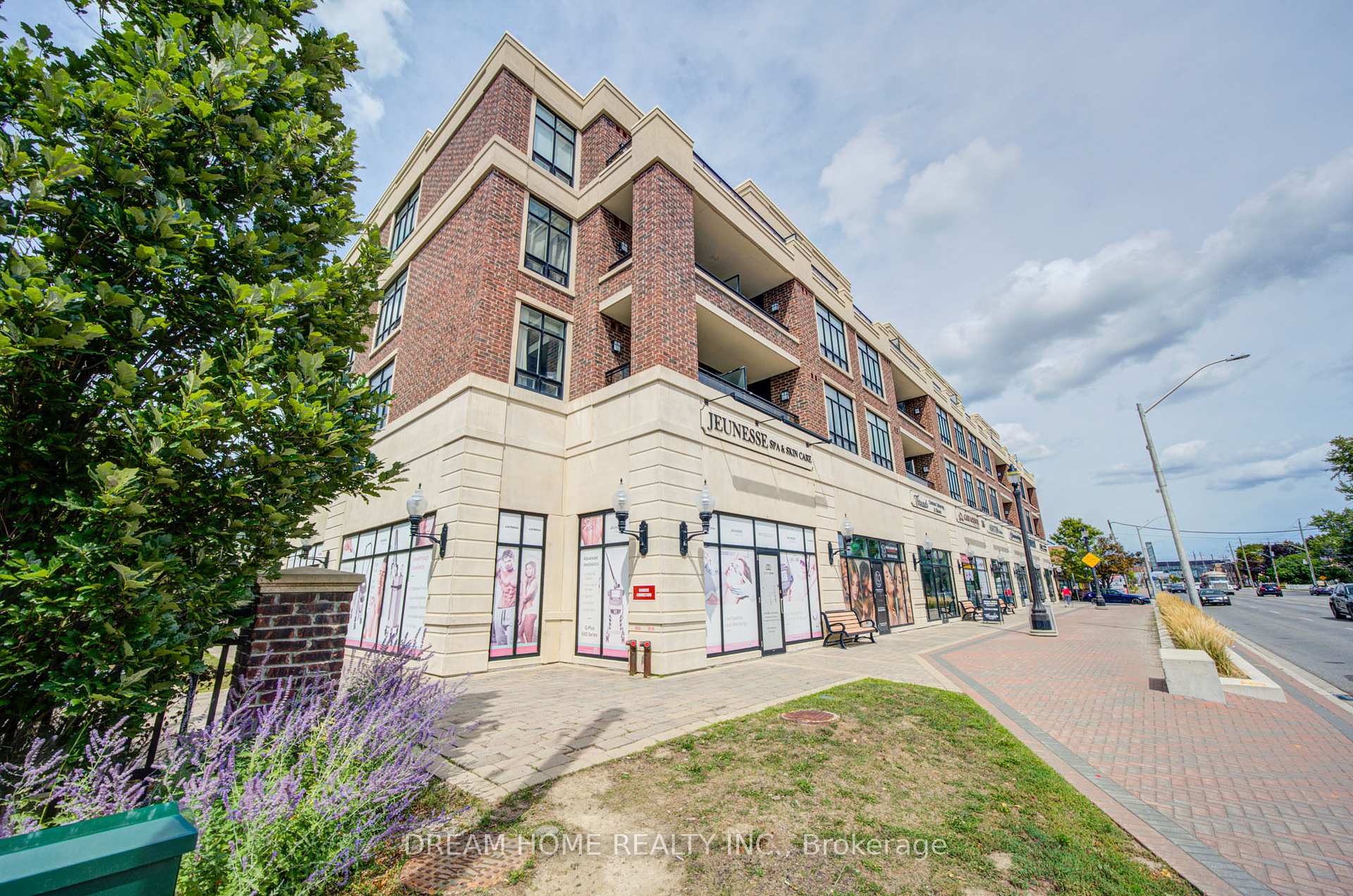Photo of Unit 322, 2396 Major Mackenzie Drive