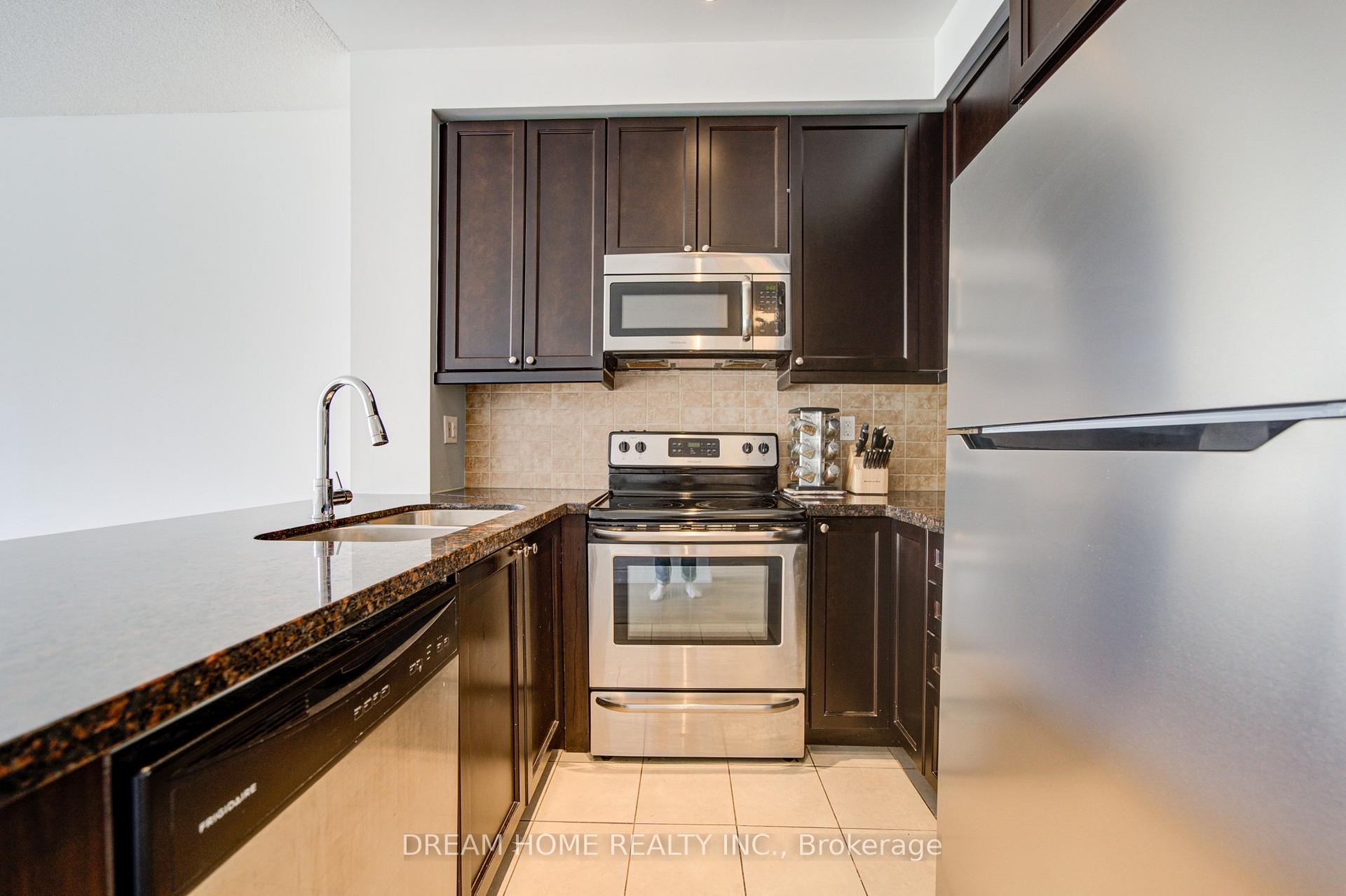 Photo 12 of Unit 322, 2396 Major Mackenzie Drive, Vaughan, Maple — HOMEH