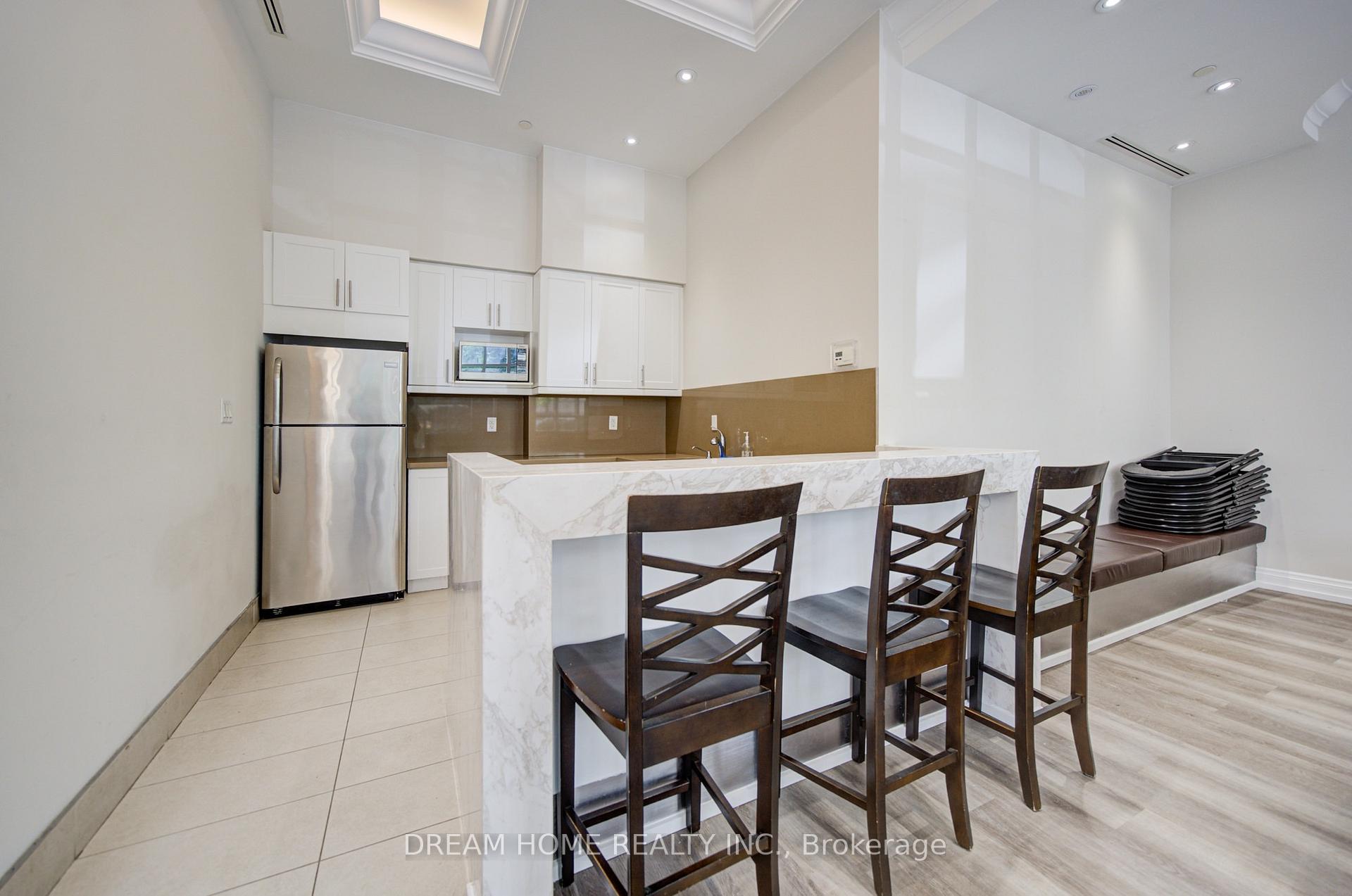 Photo 16 of Unit 322, 2396 Major Mackenzie Drive, Vaughan, Maple — HOMEH