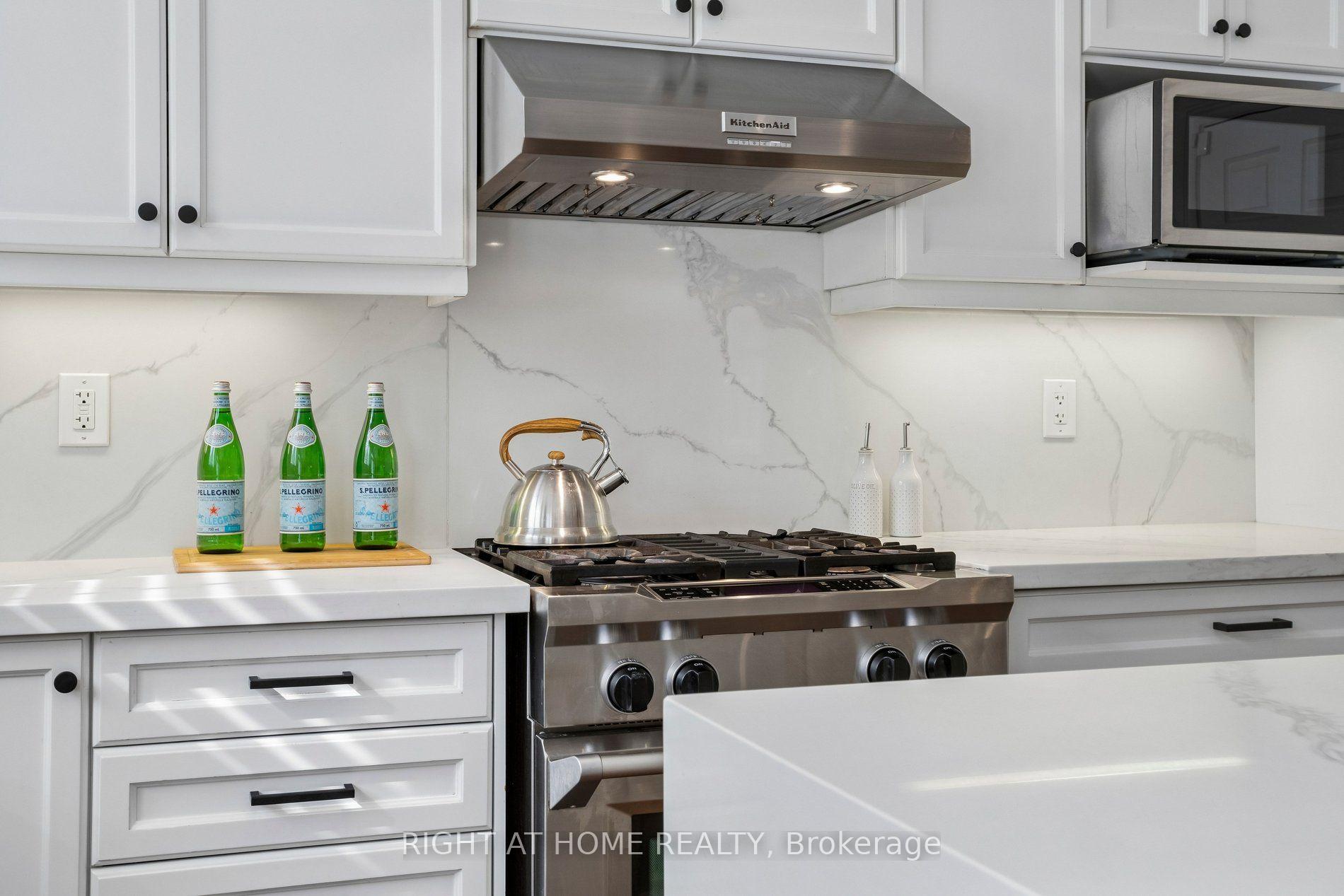 Photo 10 of 26 Bignell Crescent, Ajax, Northeast Ajax — HOMEH