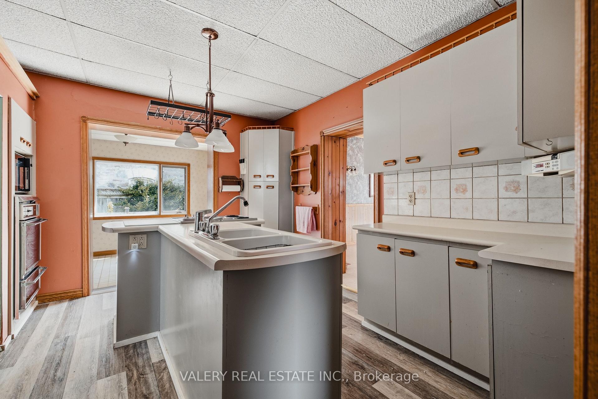 Photo 7 of 34 Chalmers Street N, Cambridge, East Galt — HOMEH