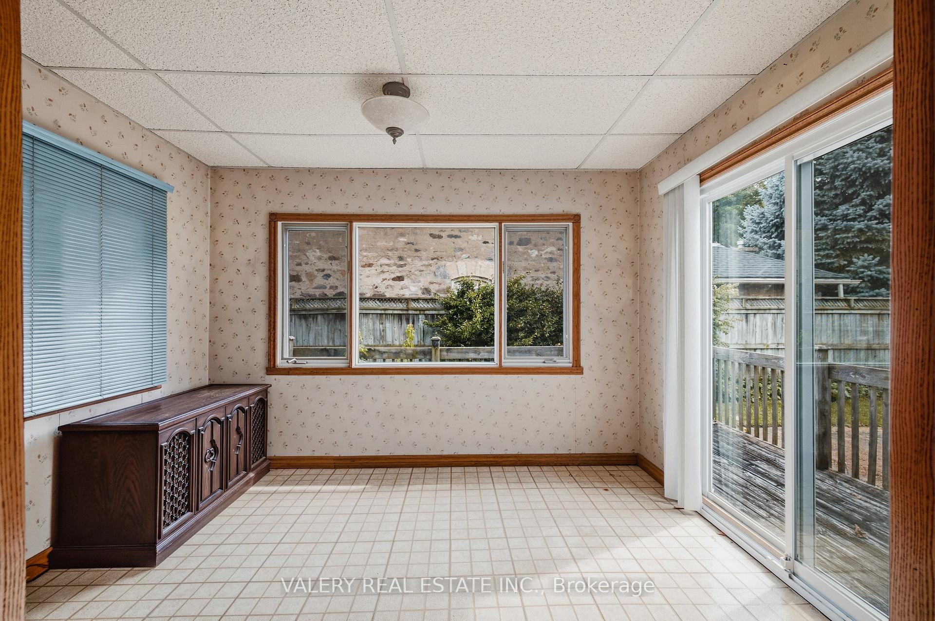 Photo 12 of 34 Chalmers Street N, Cambridge, East Galt — HOMEH