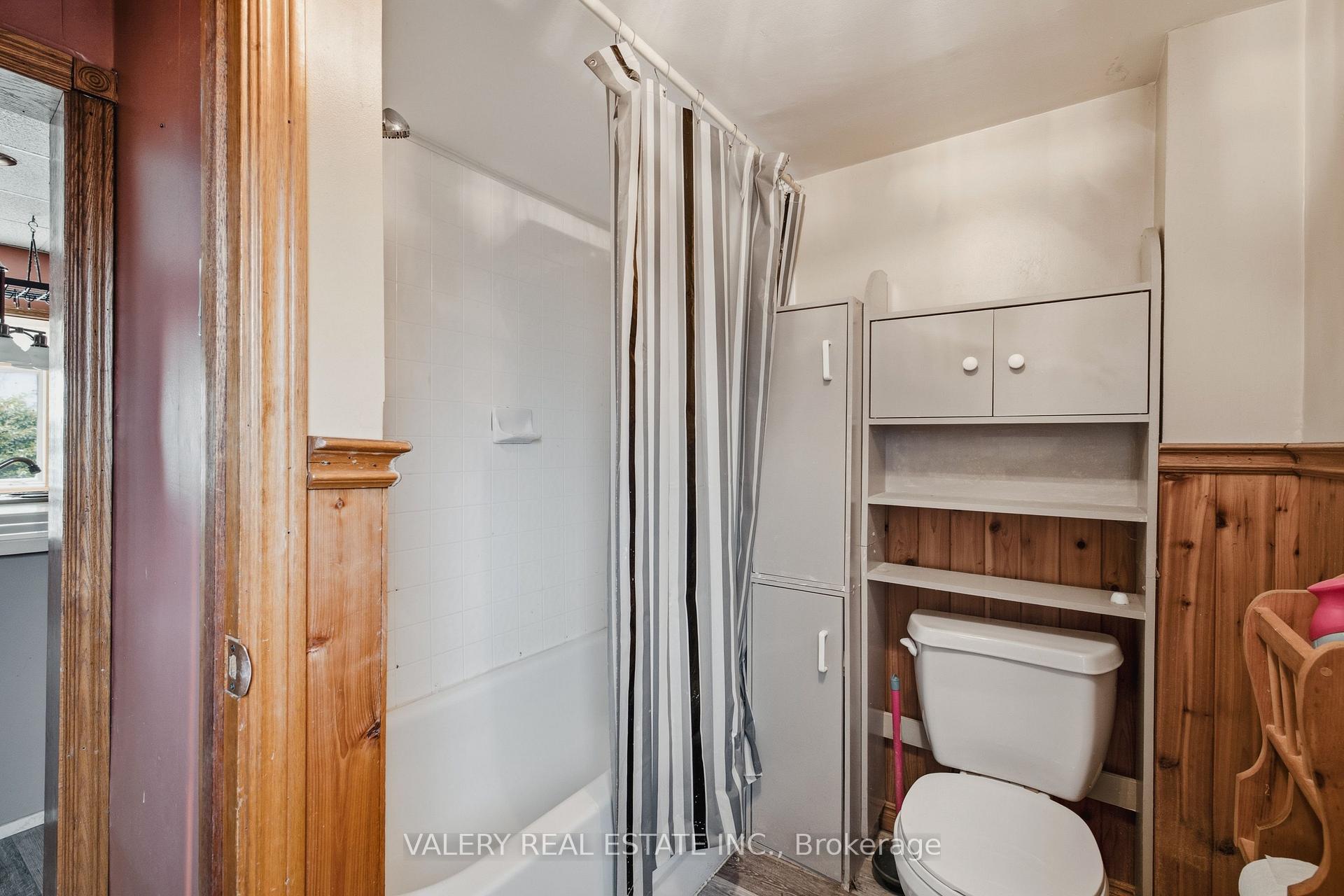 Photo 17 of 34 Chalmers Street N, Cambridge, East Galt — HOMEH