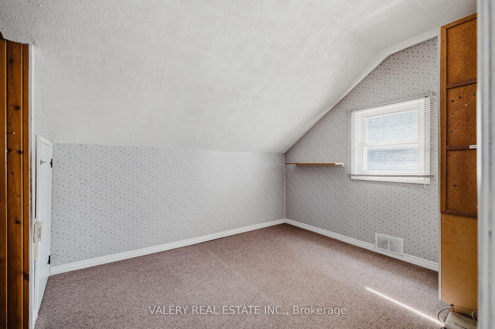 Photo 19 of 34 Chalmers Street N, Cambridge, East Galt — HOMEH