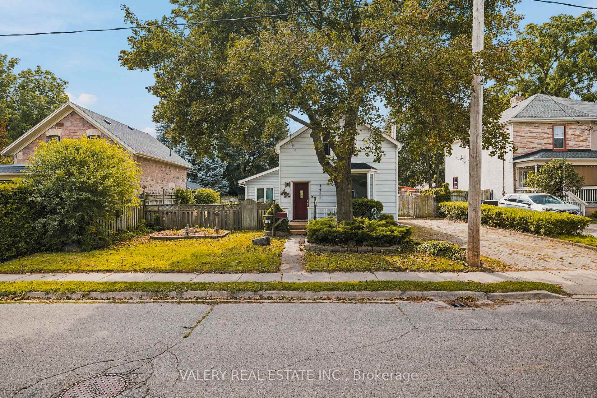 Photo 26 of 34 Chalmers Street N, Cambridge, East Galt — HOMEH