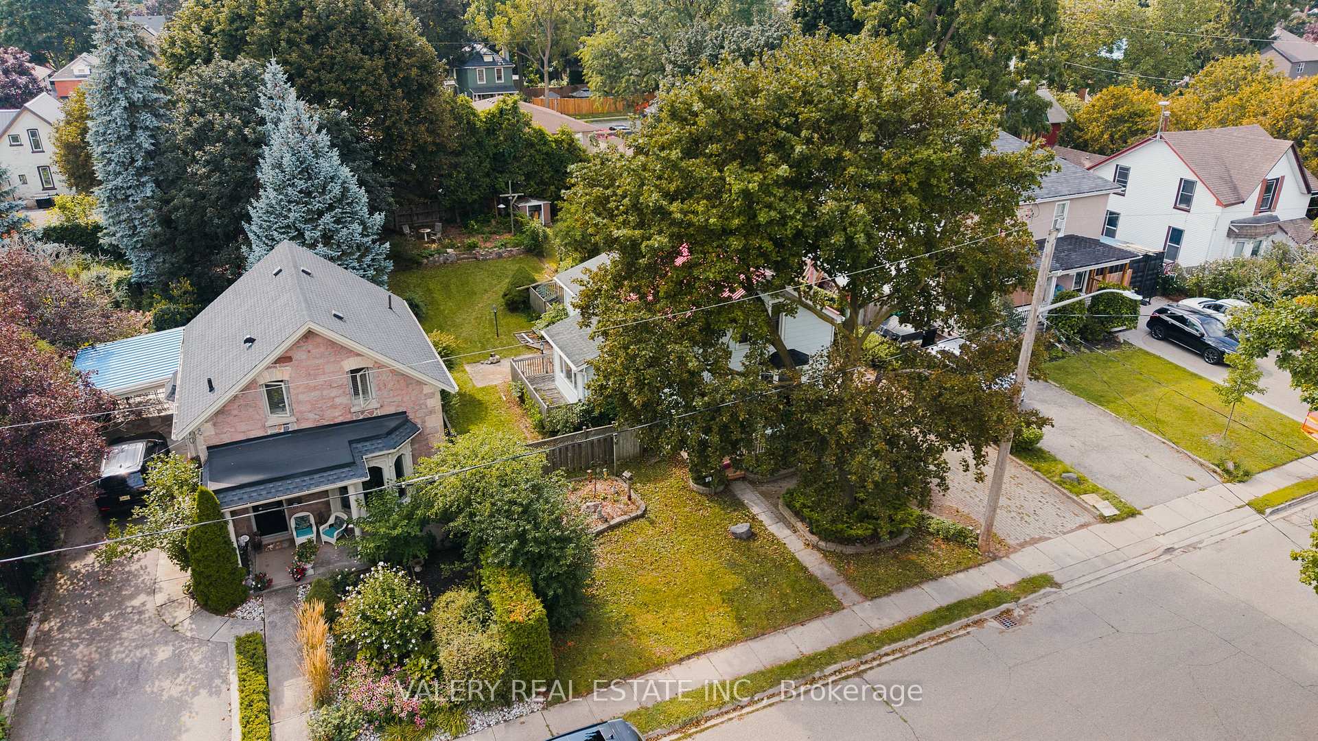 Photo 33 of 34 Chalmers Street N, Cambridge, East Galt — HOMEH