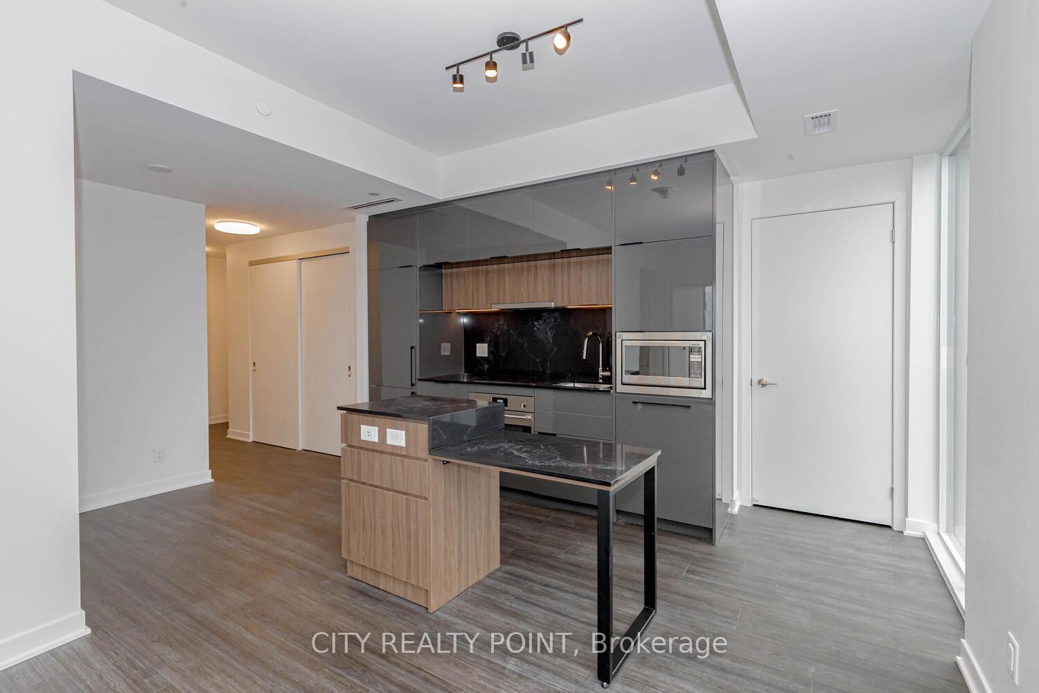 Photo 5 of Unit 1206, 185 Alberta Avenue, Toronto, Oakwood Village — HOMEH