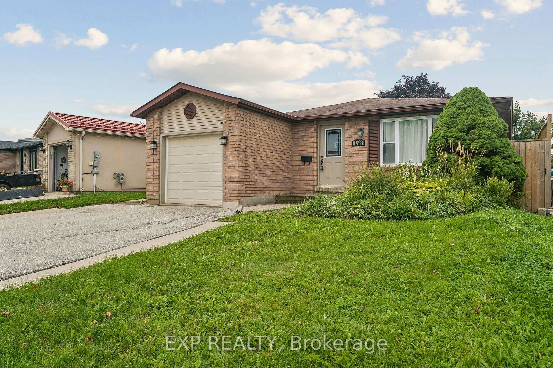 Photo 4 of 138 Lillian Crescent, Barrie, Sunnidale — HOMEH