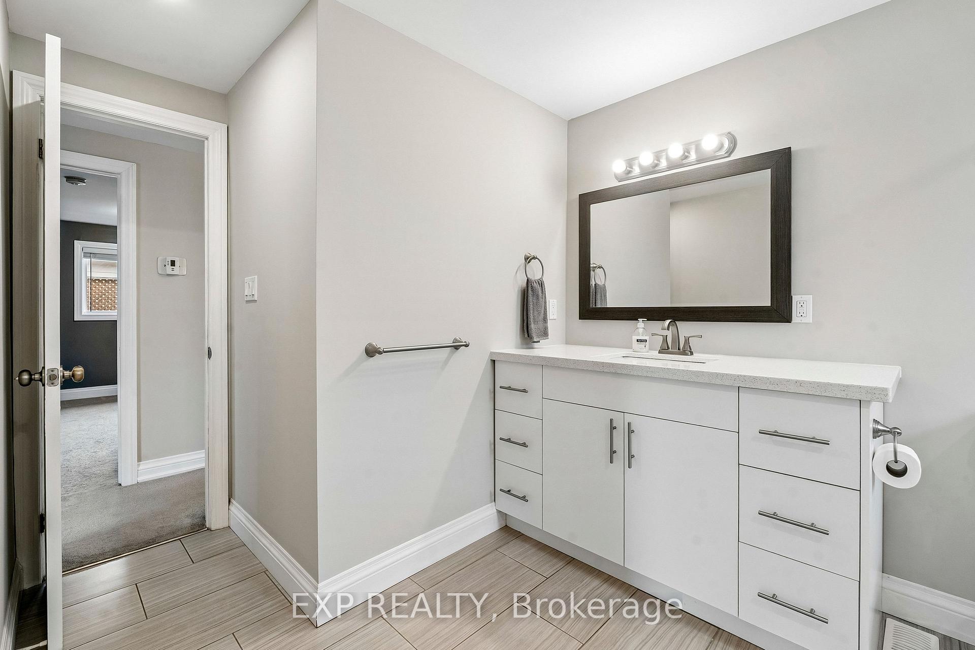 Photo 30 of 138 Lillian Crescent, Barrie, Sunnidale — HOMEH