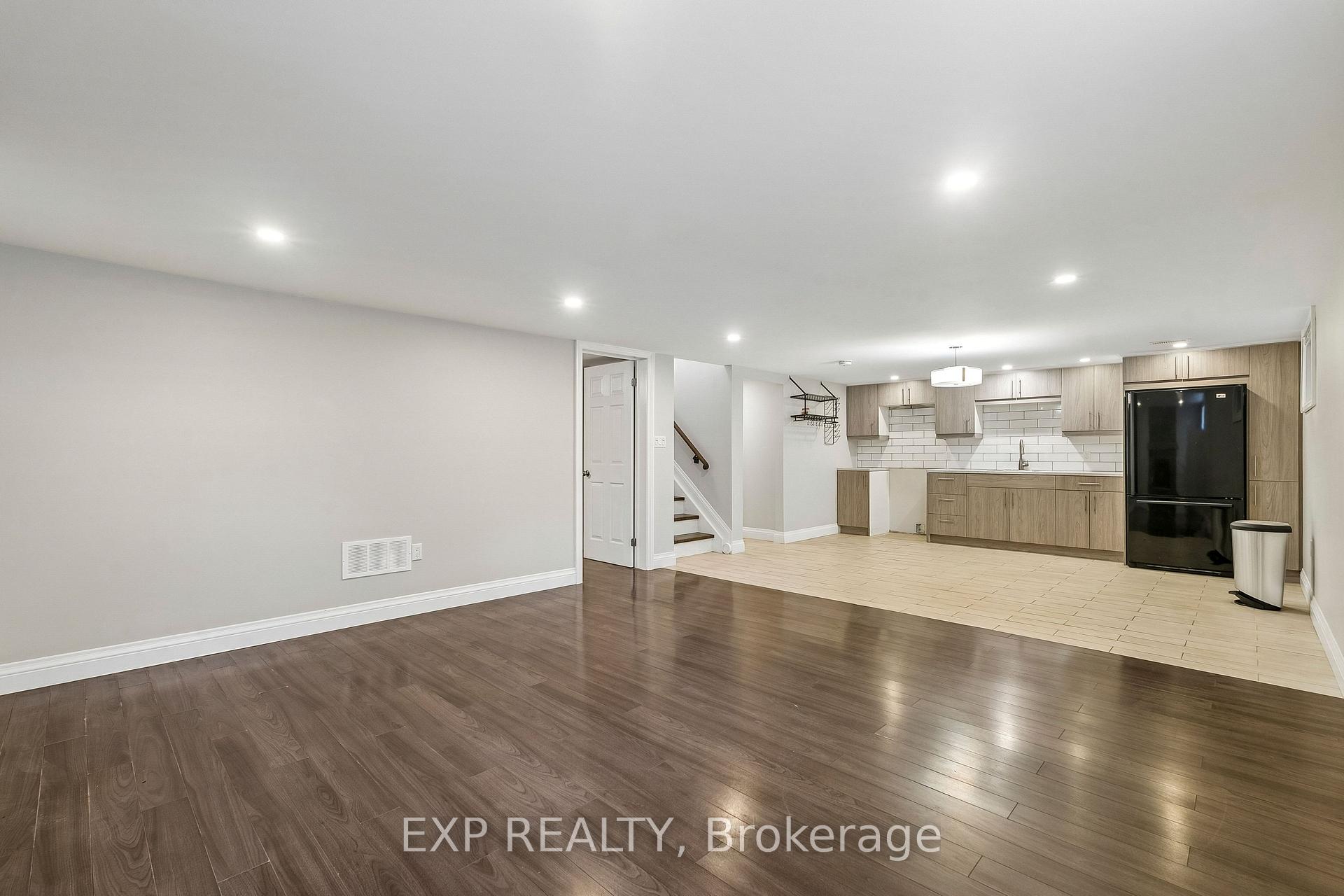 Photo 36 of 138 Lillian Crescent, Barrie, Sunnidale — HOMEH