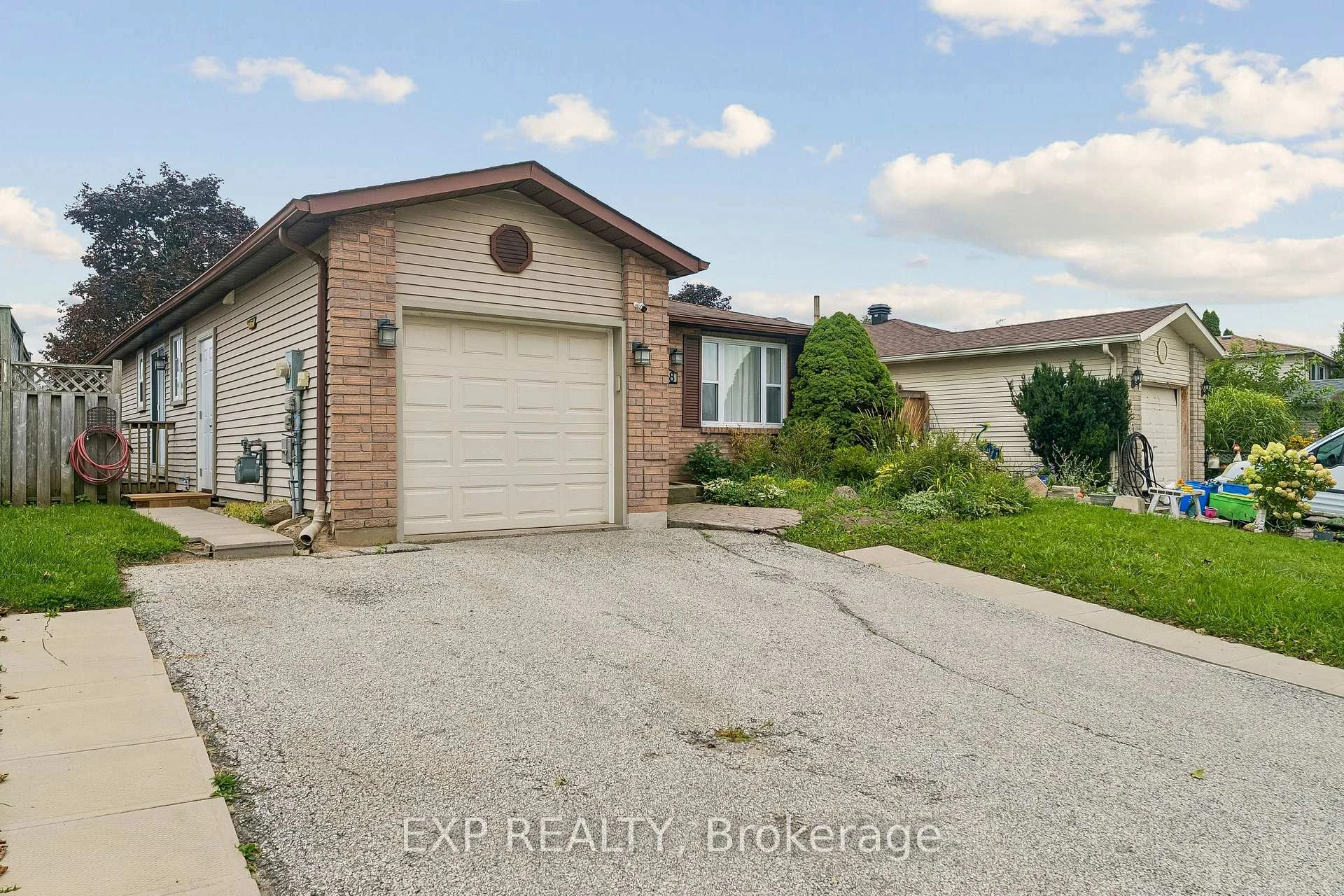 Photo 6 of 138 Lillian Crescent, Barrie, Sunnidale — HOMEH
