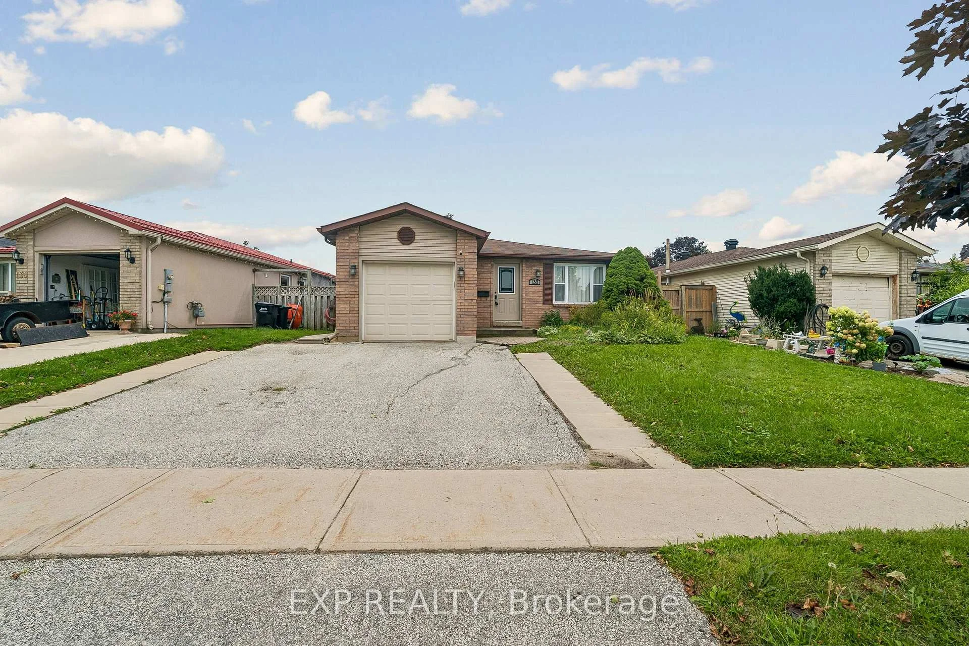 Photo 8 of 138 Lillian Crescent, Barrie, Sunnidale — HOMEH