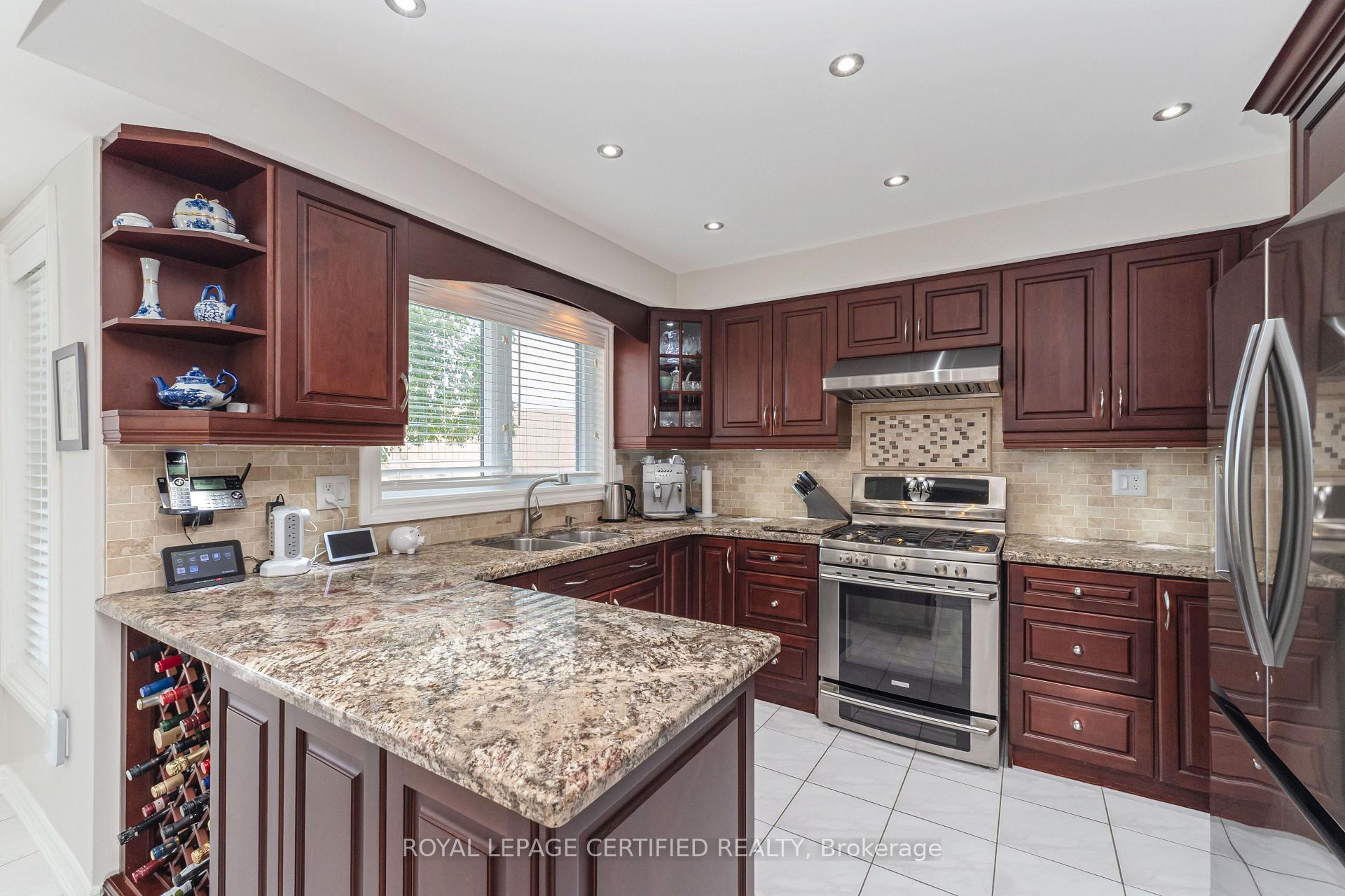 Photo 13 of 84 Softneedle Avenue, Brampton, Sandringham-Wellington — HOMEH