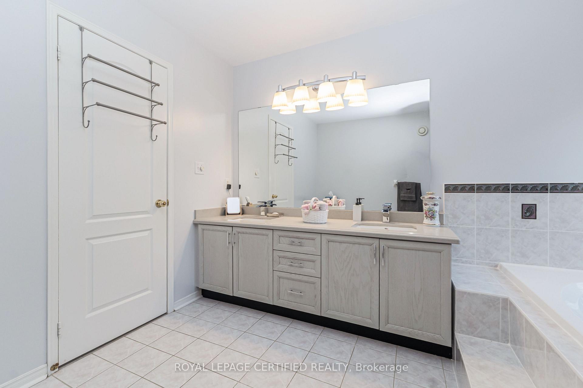 Photo 23 of 84 Softneedle Avenue, Brampton, Sandringham-Wellington — HOMEH