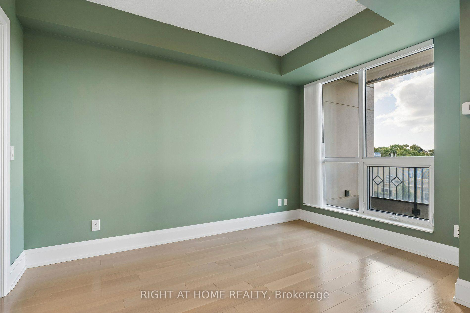 Photo 7 of Unit 717, 2 Old Mill Drive, Toronto, High Park-Swansea — HOMEH
