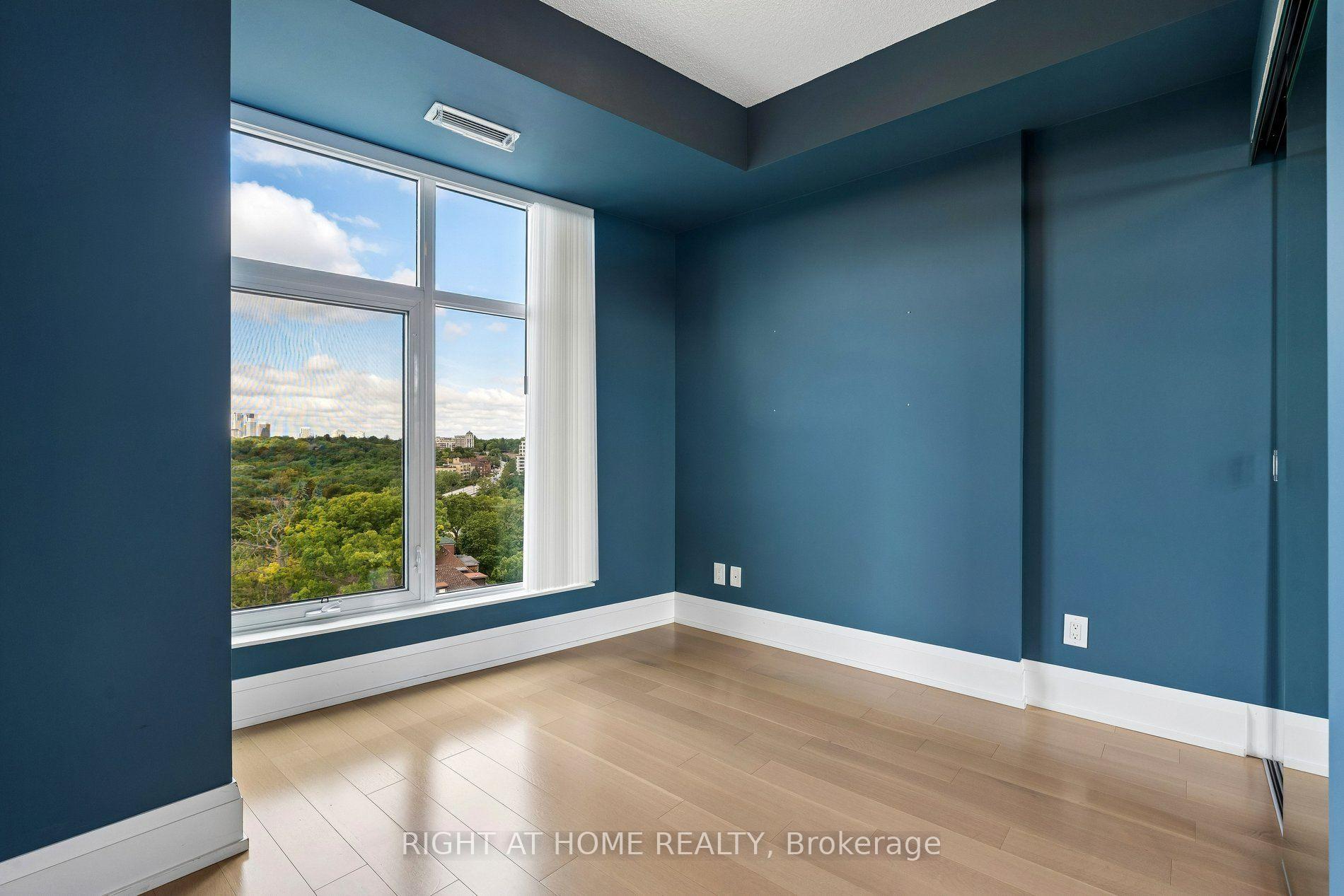 Photo 10 of Unit 717, 2 Old Mill Drive, Toronto, High Park-Swansea — HOMEH