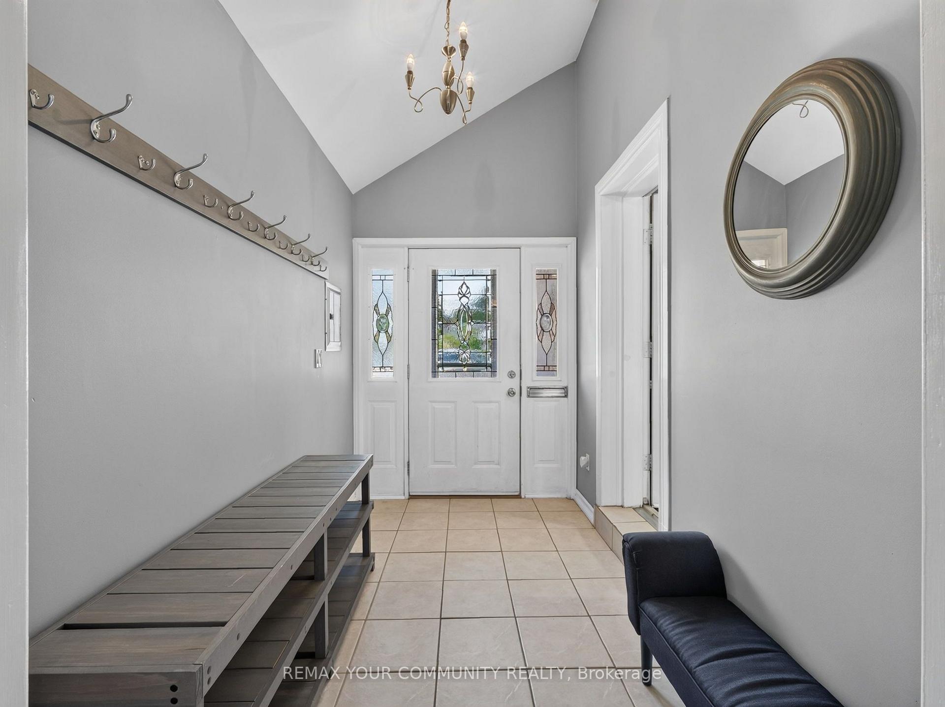 Photo 5 of 36 Crossbow Crescent, North York, Pleasant View — HOMEH