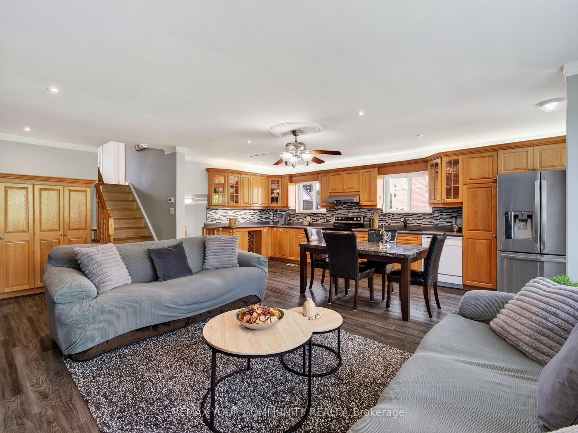 Photo 21 of 36 Crossbow Crescent, North York, Pleasant View — HOMEH