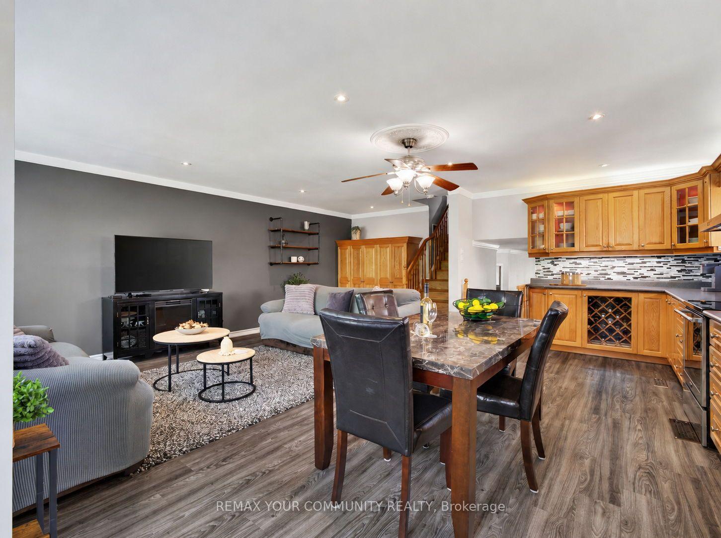 Photo 25 of 36 Crossbow Crescent, North York, Pleasant View — HOMEH