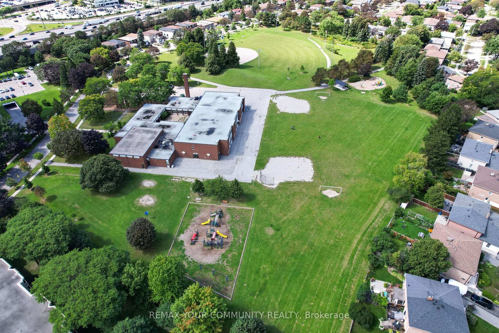 Photo 76 of 36 Crossbow Crescent, North York, Pleasant View — HOMEH