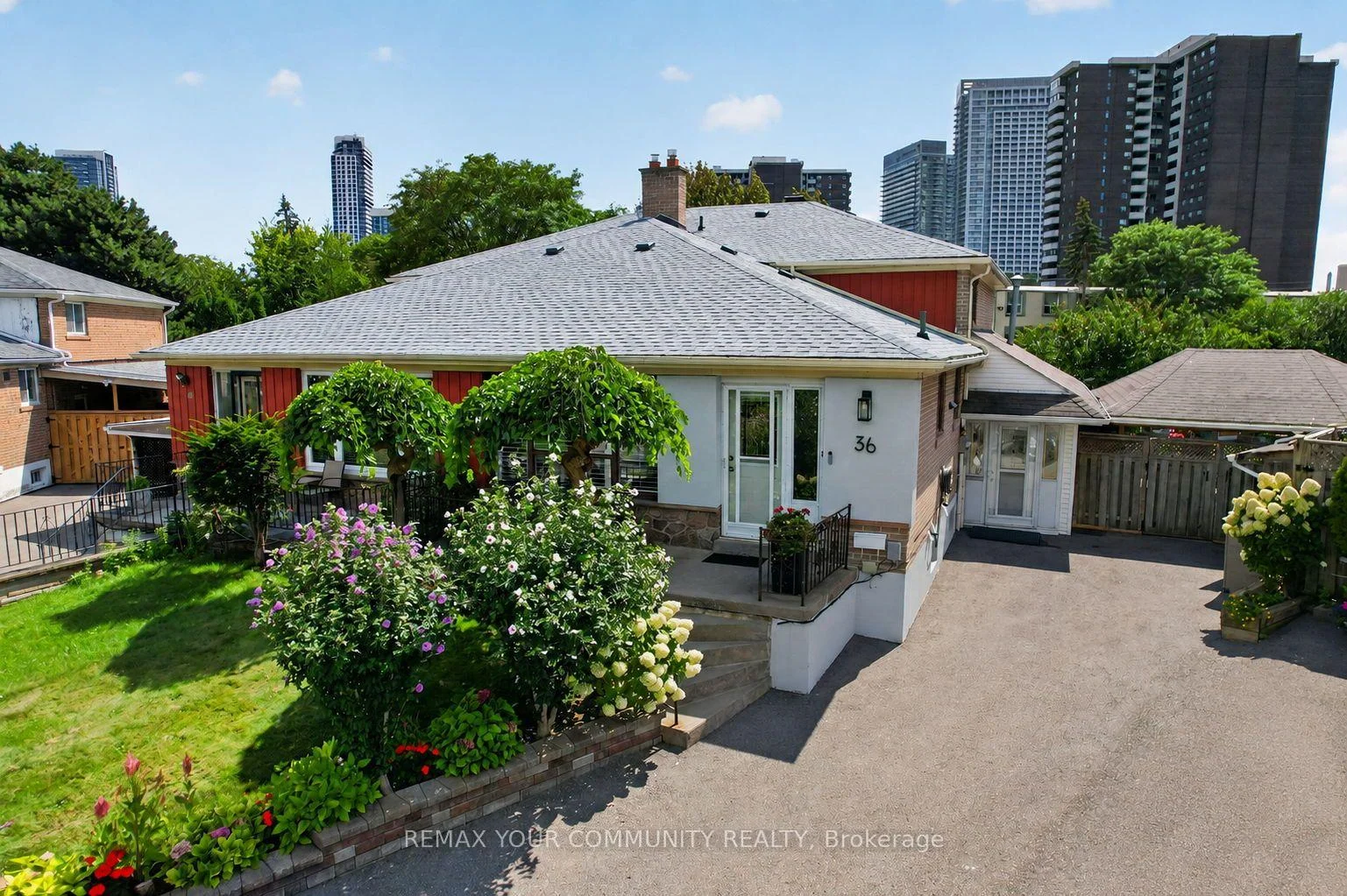 Photo 3 of 36 Crossbow Crescent, North York, Pleasant View — HOMEH