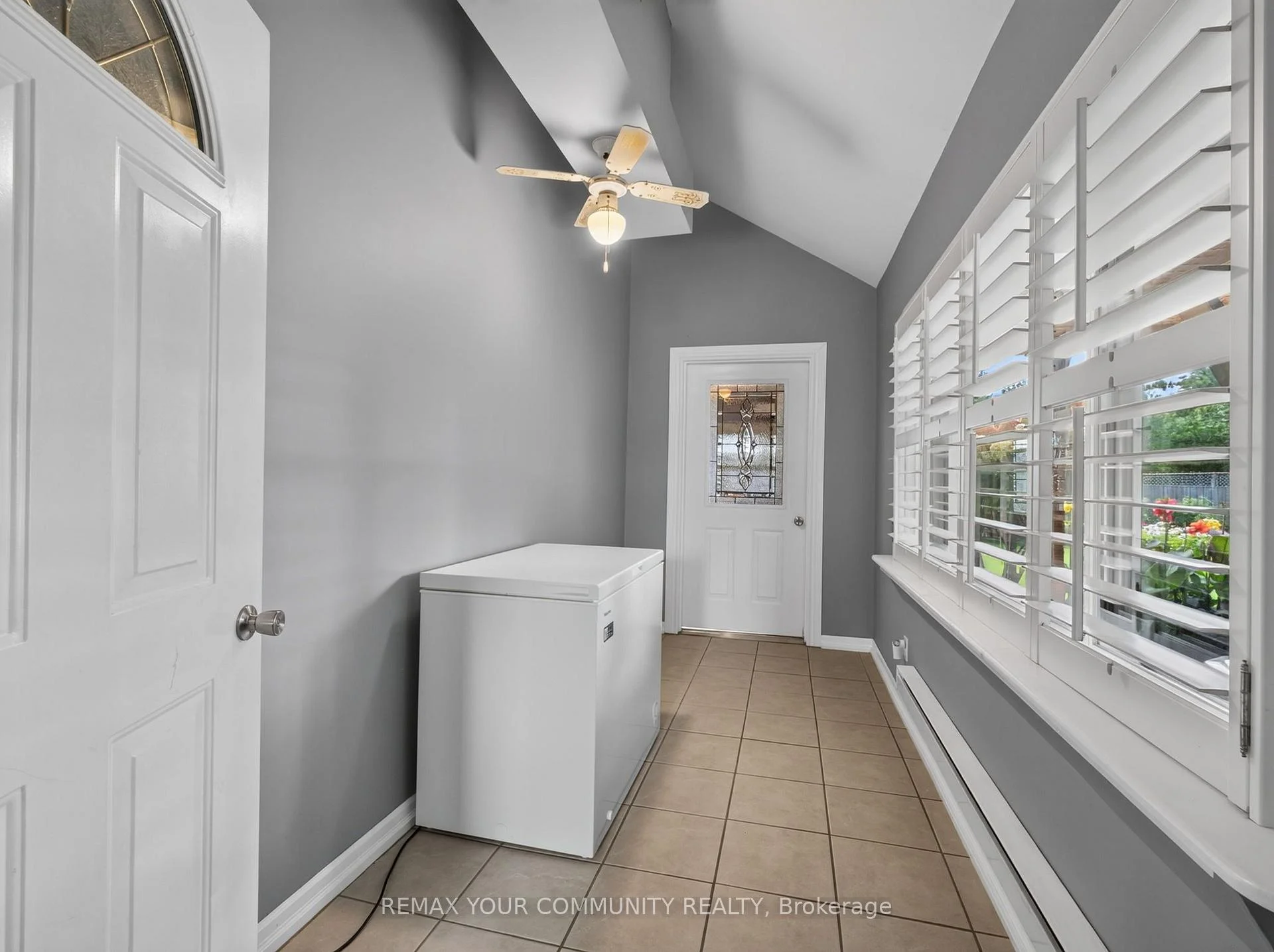 Photo 6 of 36 Crossbow Crescent, North York, Pleasant View — HOMEH