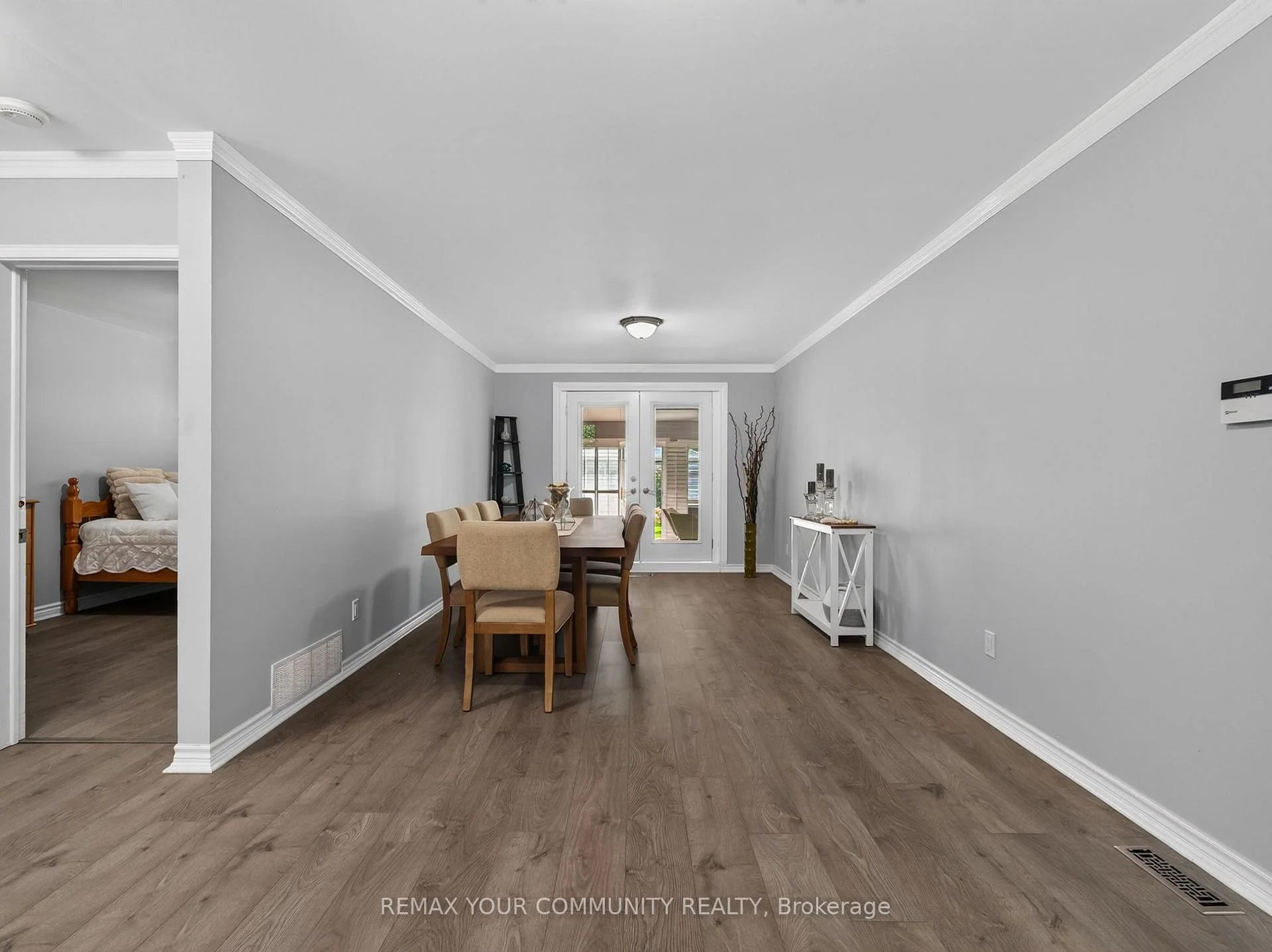 Photo 9 of 36 Crossbow Crescent, North York, Pleasant View — HOMEH