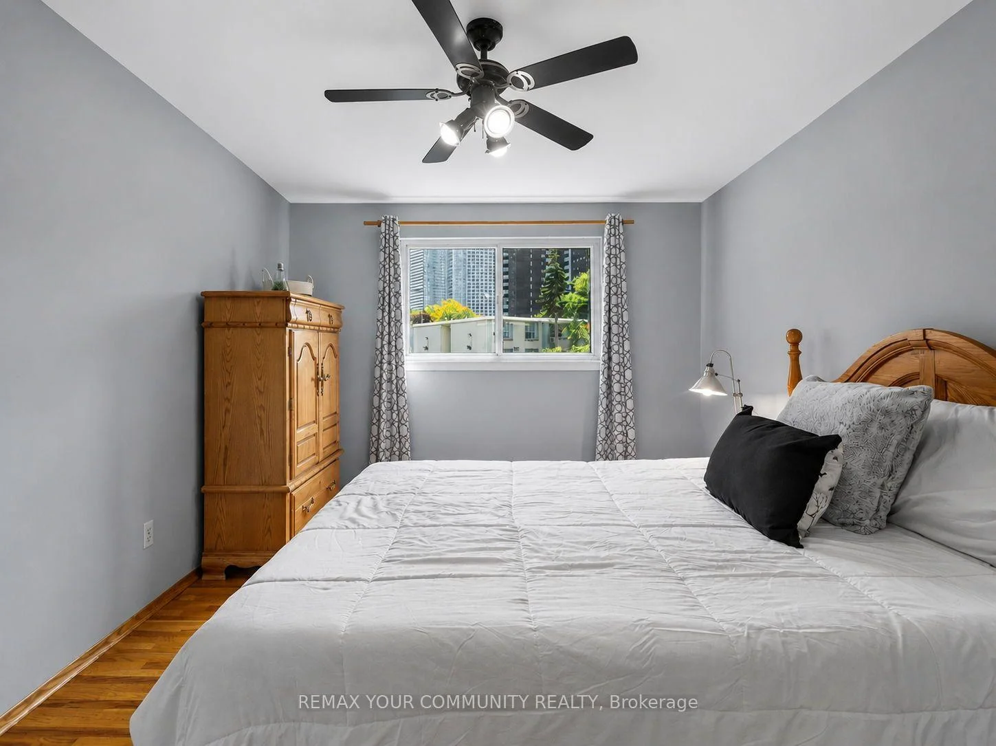 Photo 54 of 36 Crossbow Crescent, North York, Pleasant View — HOMEH