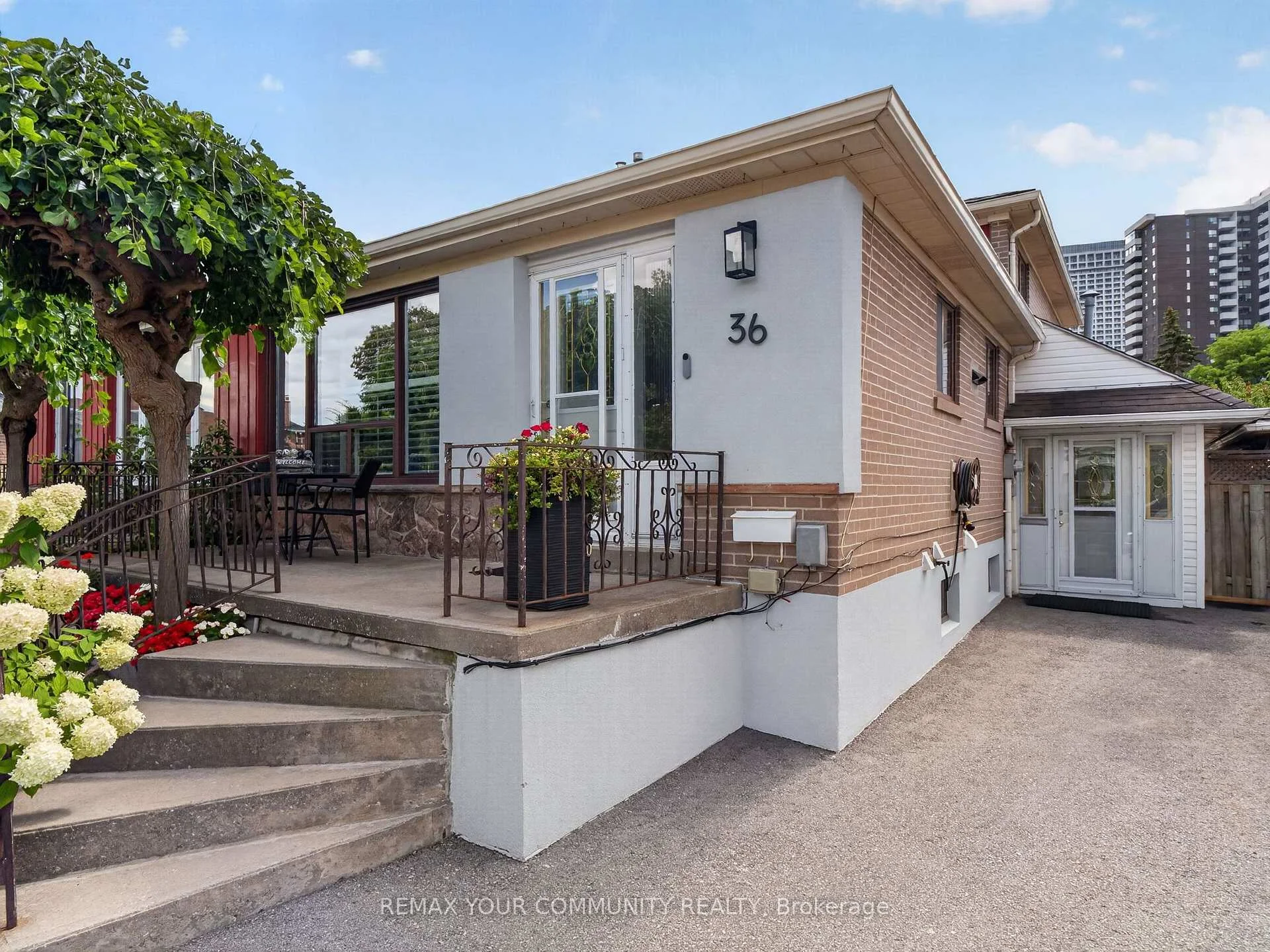 Photo 61 of 36 Crossbow Crescent, North York, Pleasant View — HOMEH