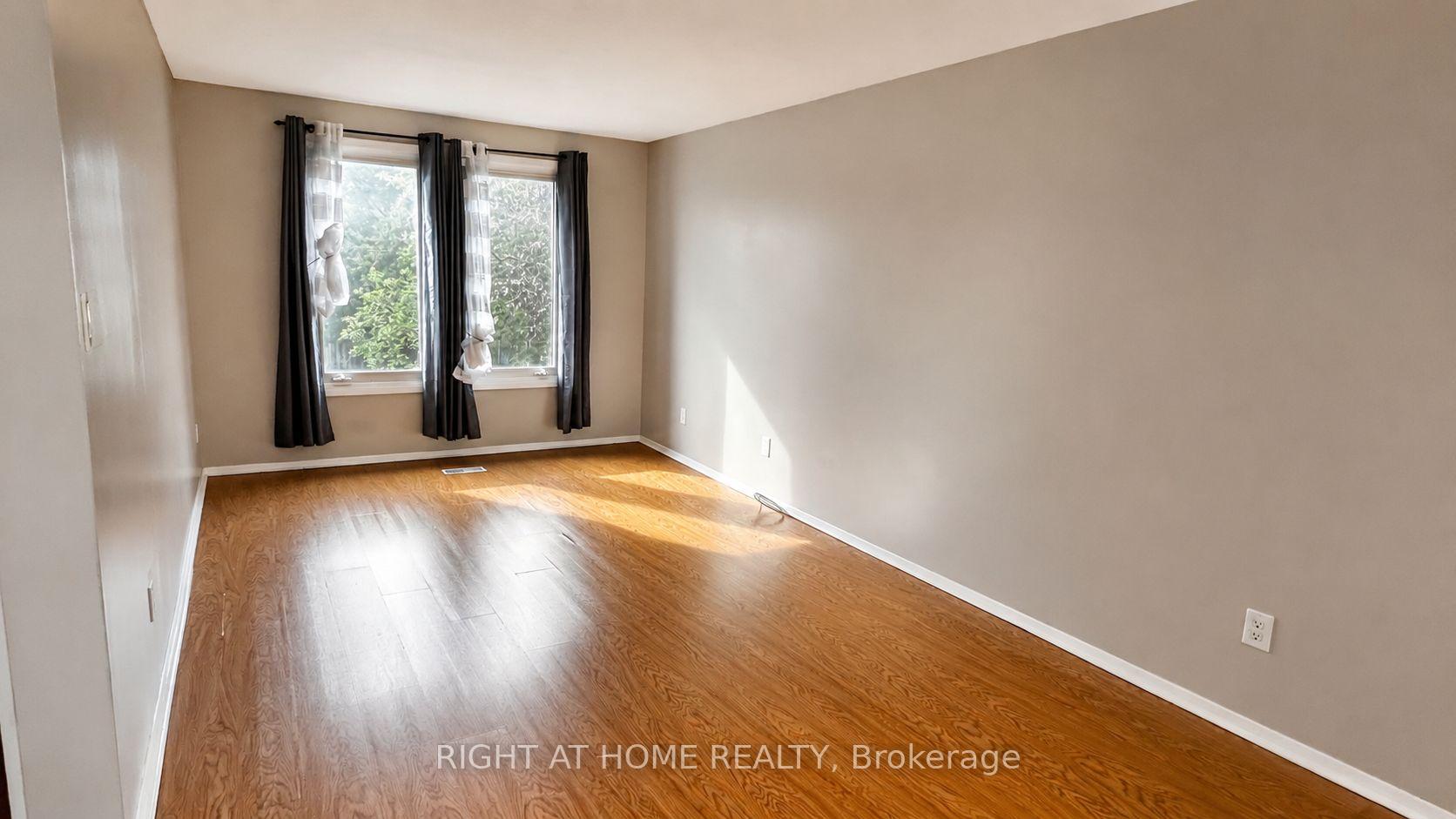 Photo 2 of 569 Hayward Crescent, Milton, Timberlea — HOMEH