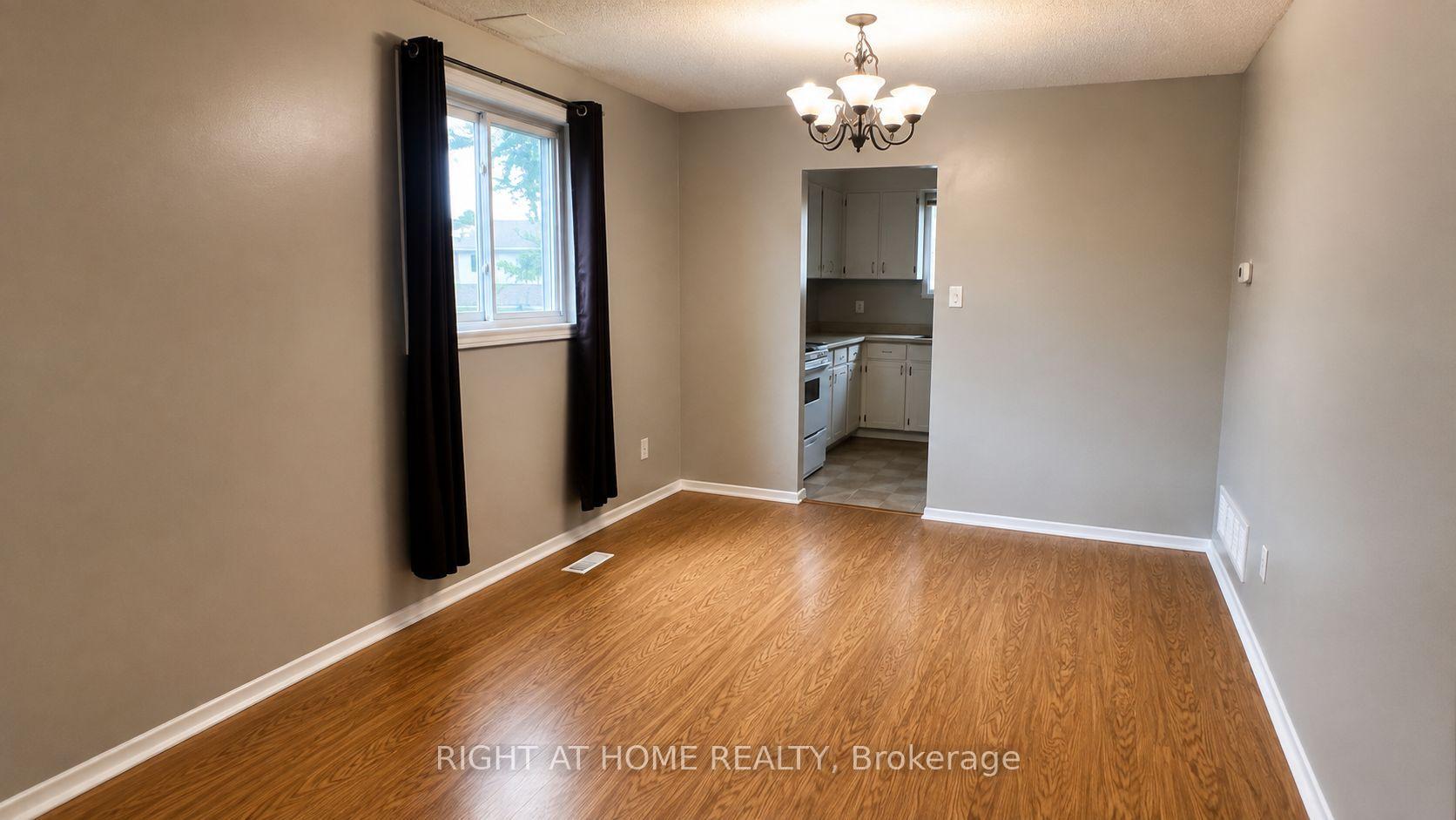 Photo 4 of 569 Hayward Crescent, Milton, Timberlea — HOMEH