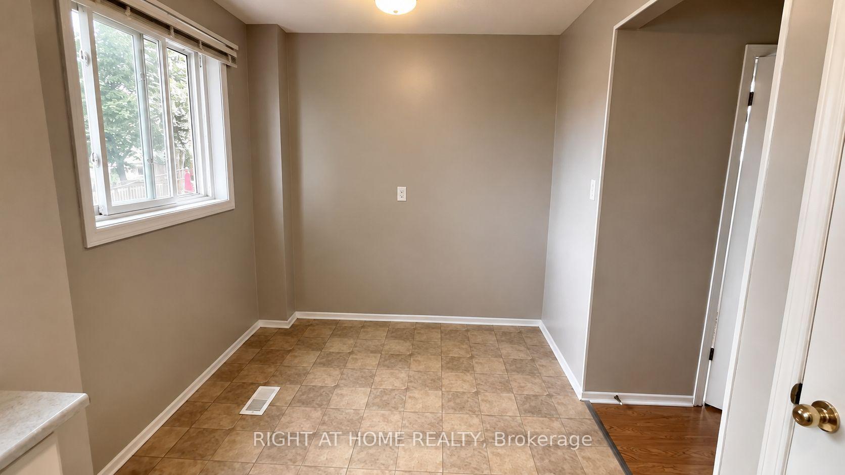 Photo 7 of 569 Hayward Crescent, Milton, Timberlea — HOMEH