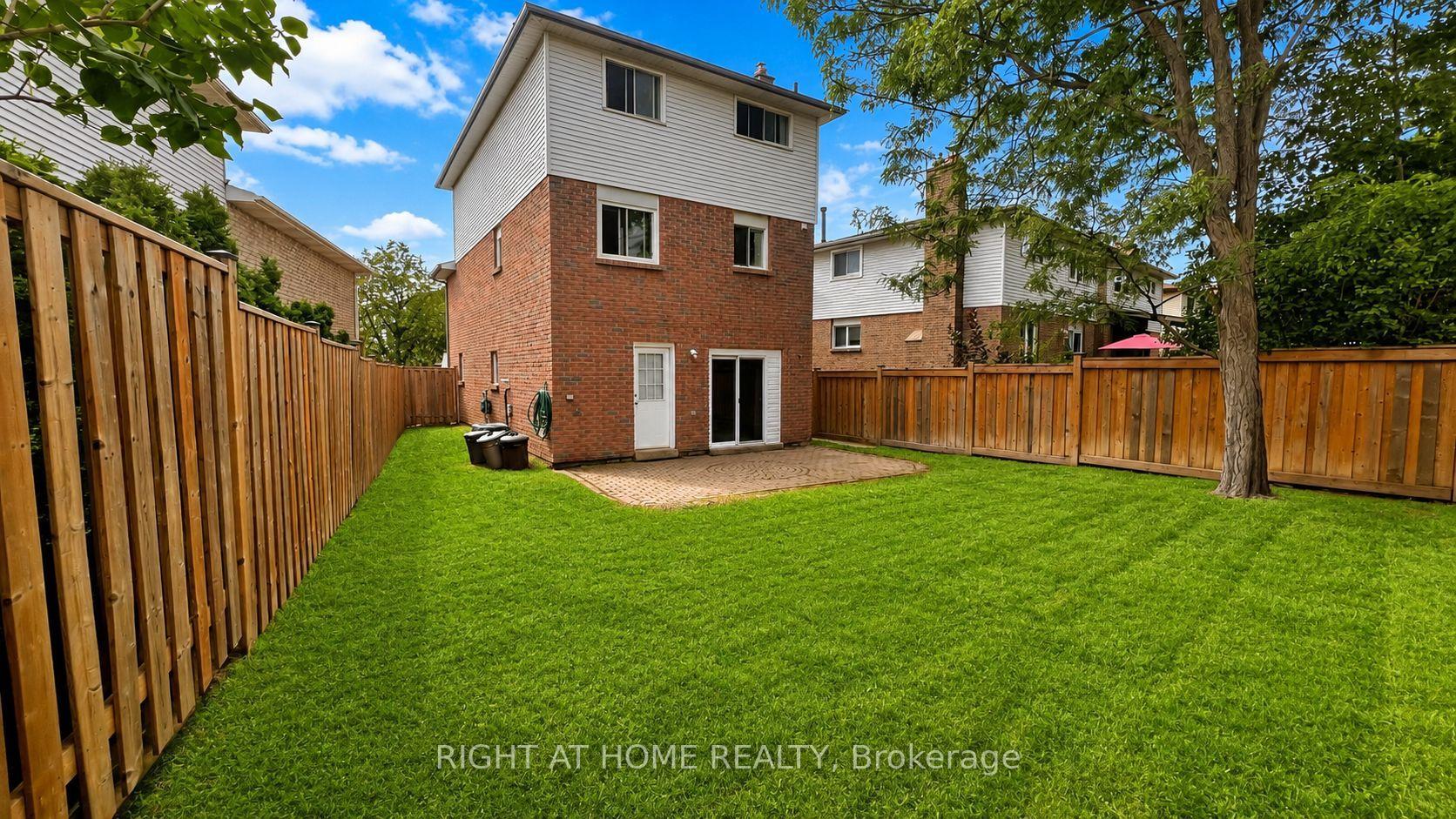 Photo 17 of 569 Hayward Crescent, Milton, Timberlea — HOMEH
