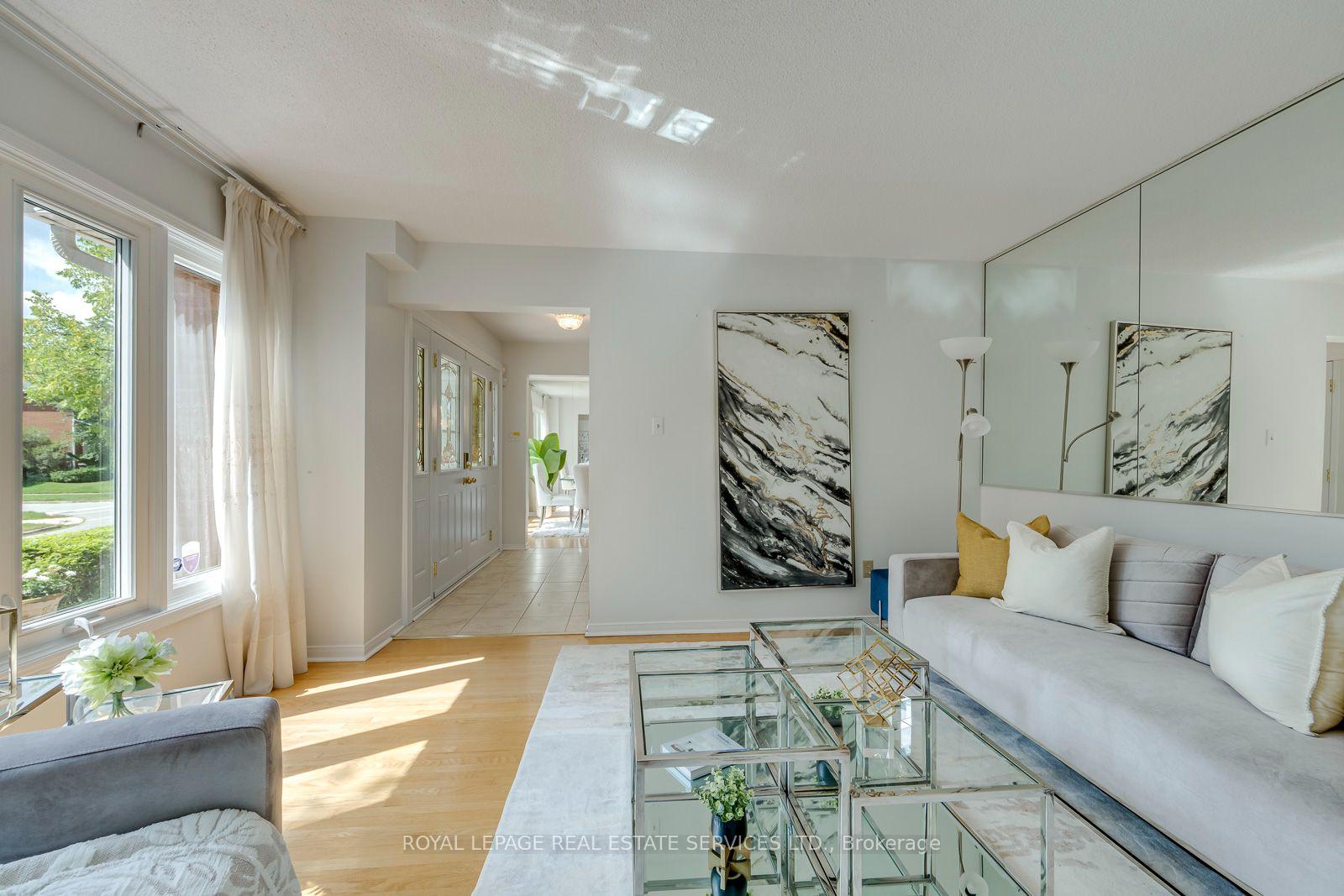 Photo 8 of 2101 Galena Crescent, Oakville, Wedgewood Creek — HOMEH