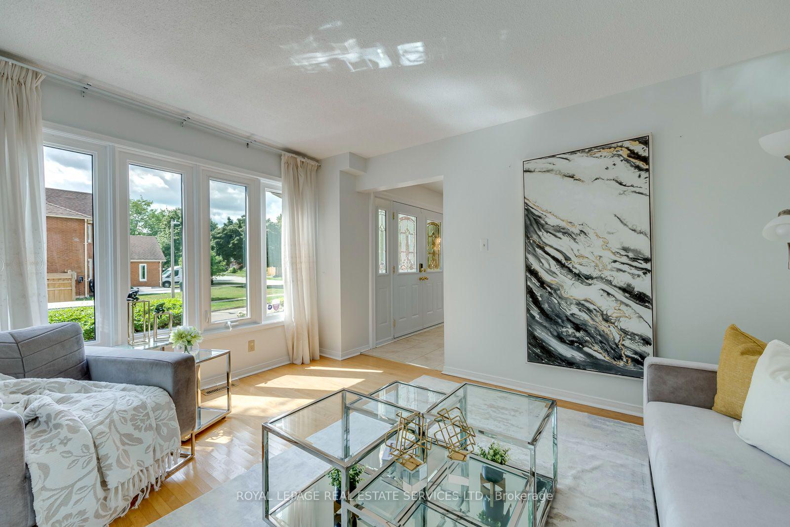 Photo 9 of 2101 Galena Crescent, Oakville, Wedgewood Creek — HOMEH