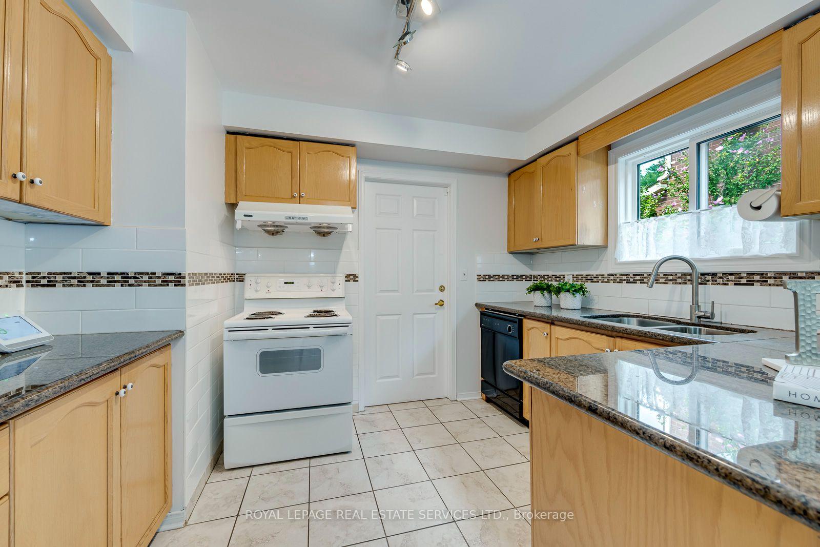 Photo 19 of 2101 Galena Crescent, Oakville, Wedgewood Creek — HOMEH