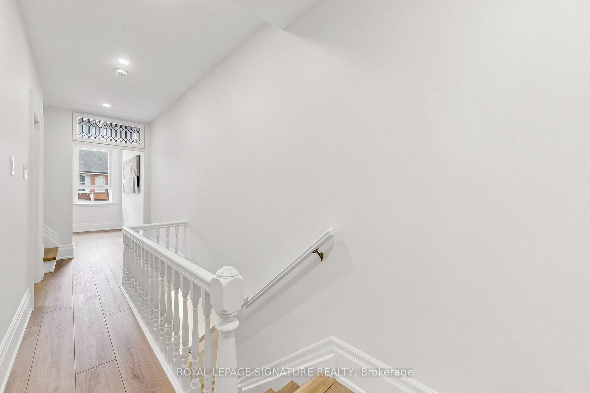 Photo 5 of Unit Upper, 363 Euclid Avenue, Toronto, Trinity-Bellwoods — HOMEH