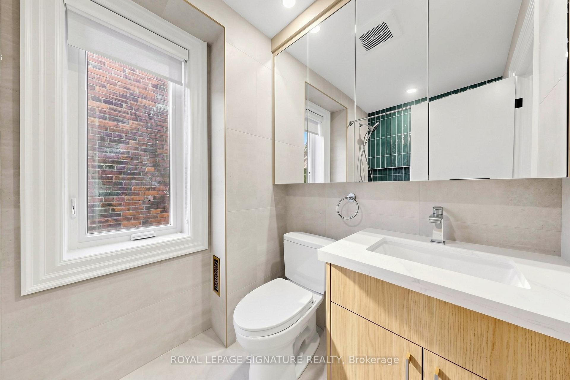 Photo 18 of Unit Upper, 363 Euclid Avenue, Toronto, Trinity-Bellwoods — HOMEH