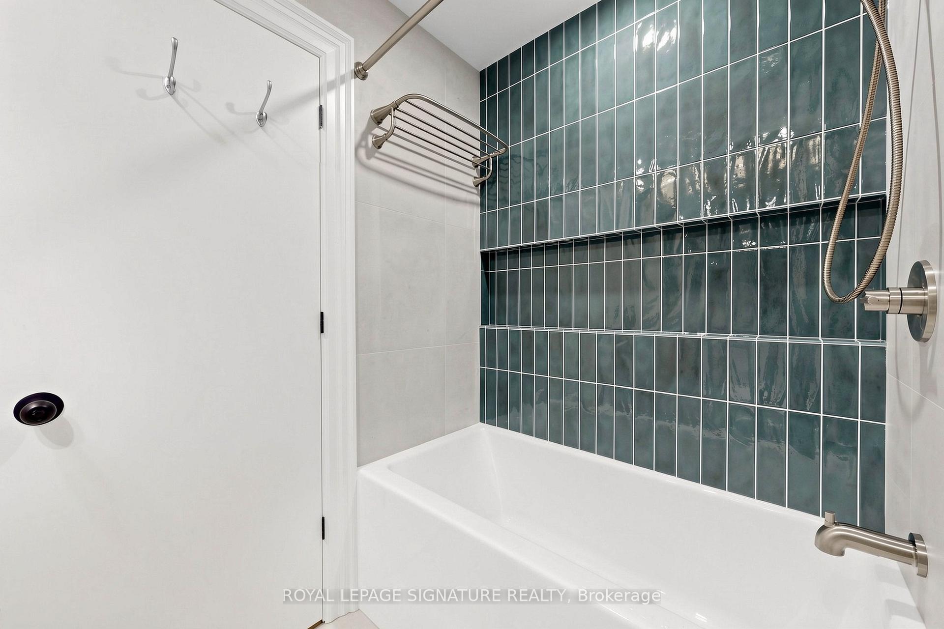 Photo 19 of Unit Upper, 363 Euclid Avenue, Toronto, Trinity-Bellwoods — HOMEH