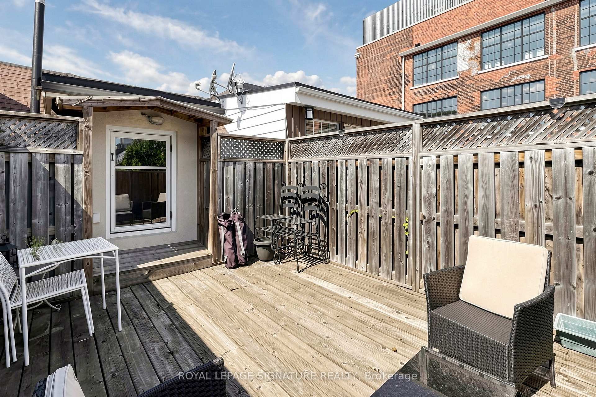 Photo 21 of Unit Upper, 363 Euclid Avenue, Toronto, Trinity-Bellwoods — HOMEH