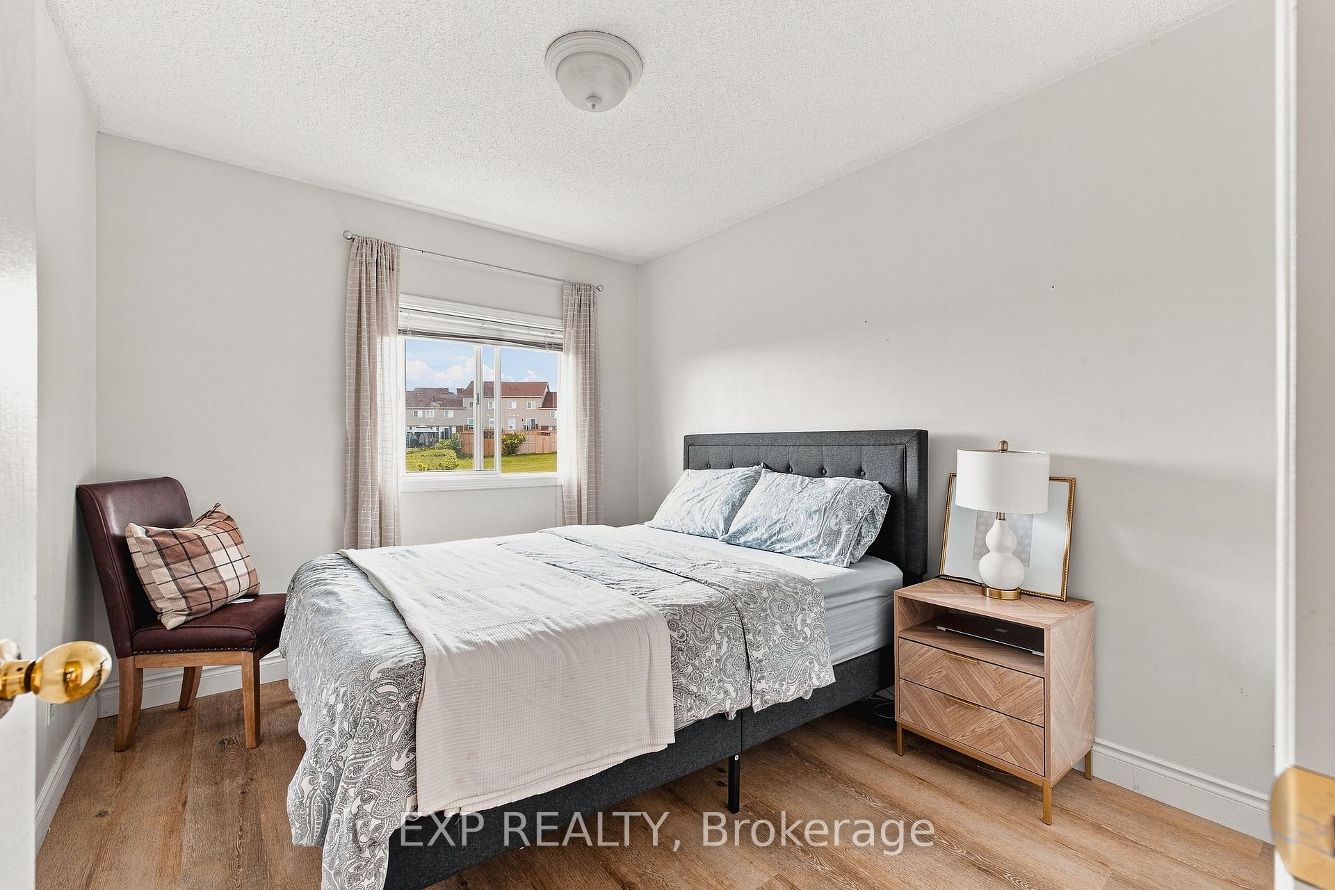 Photo 21 of 116 Henhoeffer Crescent, Kitchener, Larentian West — HOMEH