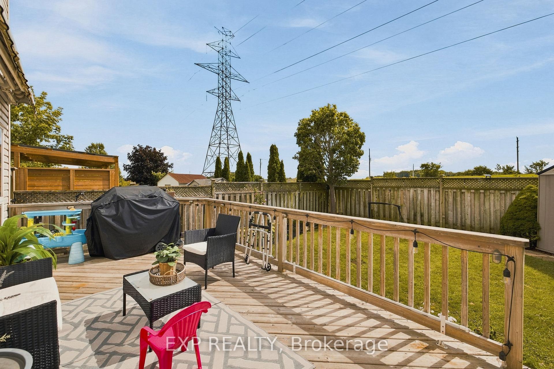 Photo 23 of 116 Henhoeffer Crescent, Kitchener, Larentian West — HOMEH