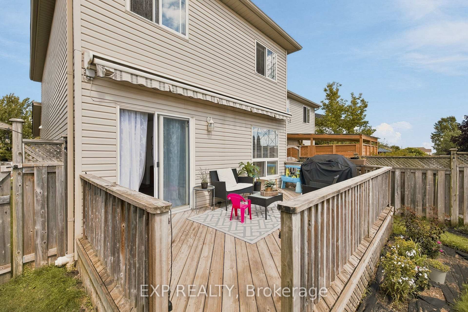 Photo 24 of 116 Henhoeffer Crescent, Kitchener, Larentian West — HOMEH