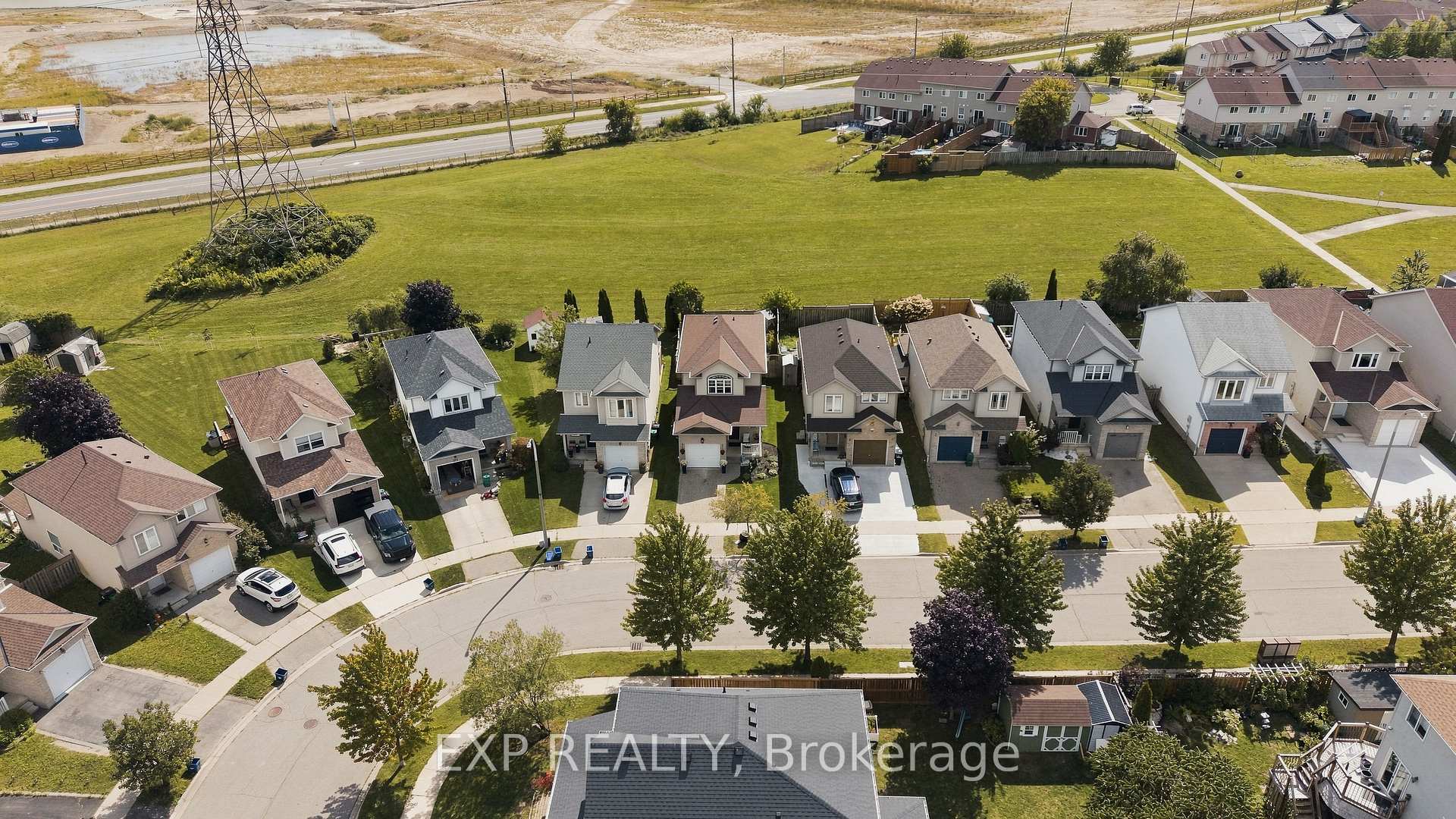 Photo 29 of 116 Henhoeffer Crescent, Kitchener, Larentian West — HOMEH