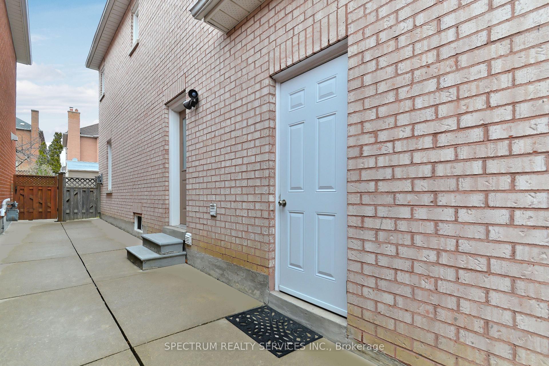 Photo 3 of Unit Bsmt, 22 Lanterna Crescent, Vaughan, Elder Mills — HOMEH