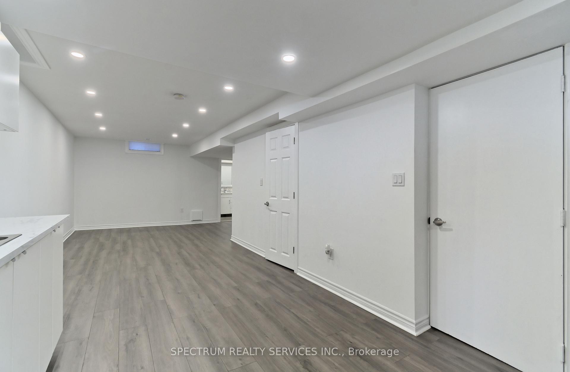 Photo 6 of Unit Bsmt, 22 Lanterna Crescent, Vaughan, Elder Mills — HOMEH