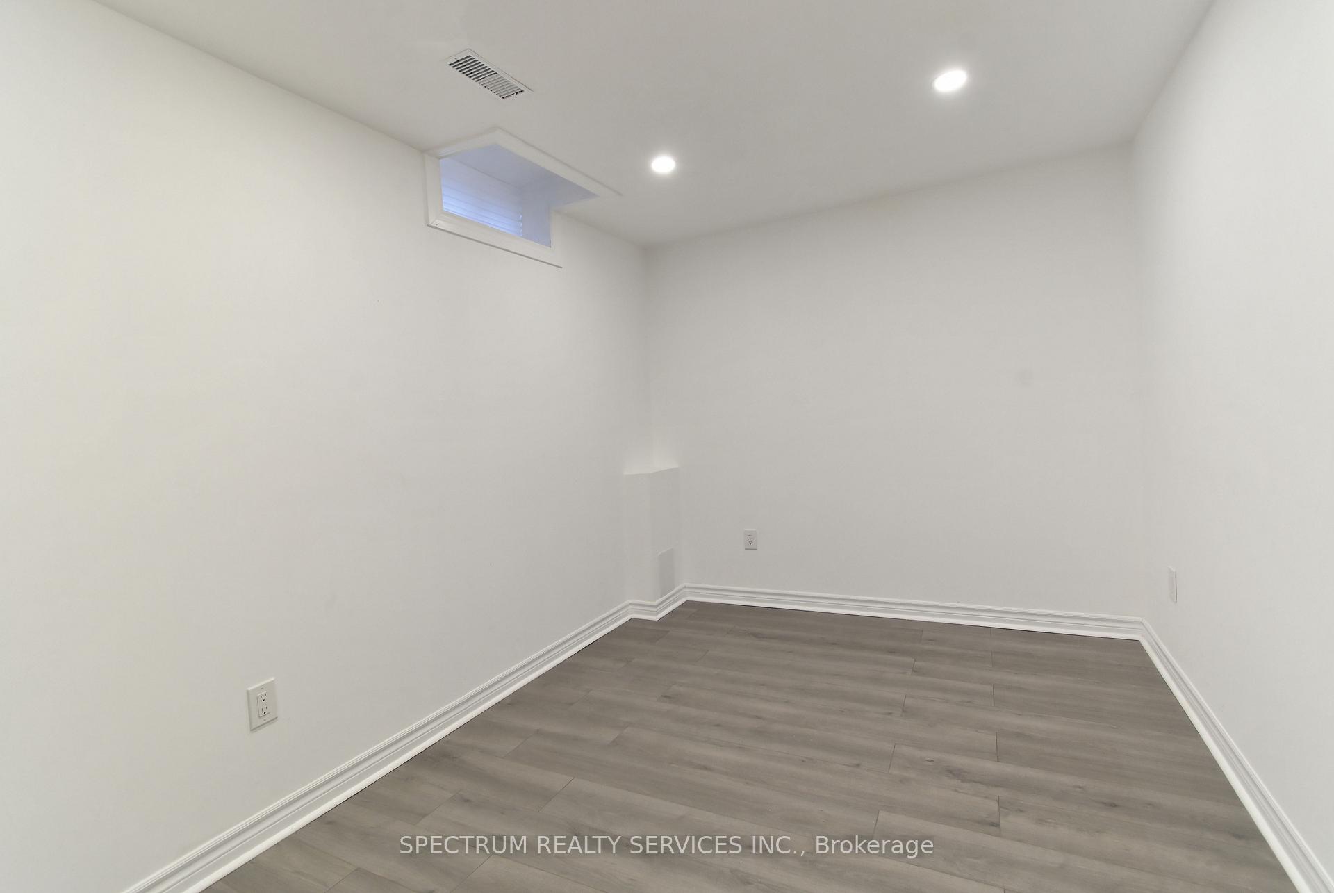 Photo 9 of Unit Bsmt, 22 Lanterna Crescent, Vaughan, Elder Mills — HOMEH