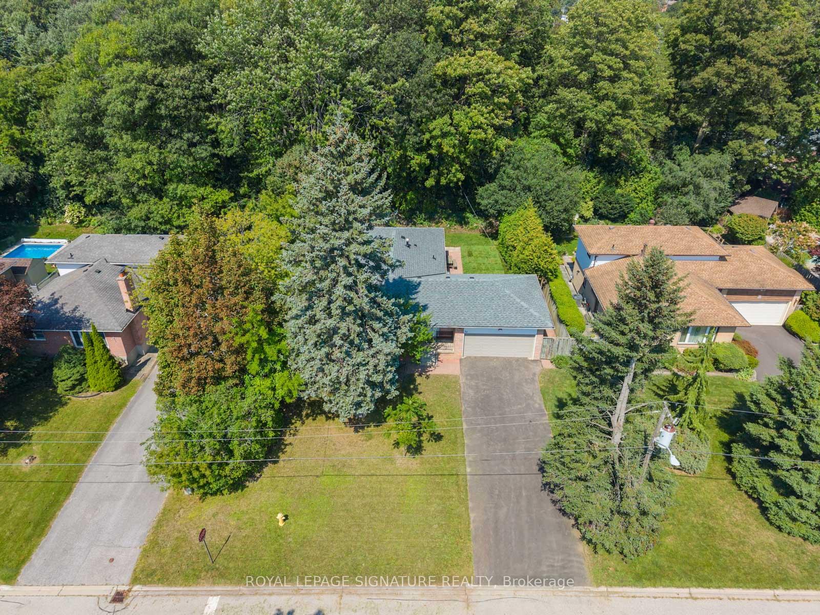 Photo 3 of 22 Carwin Crescent, Ajax, Central West — HOMEH