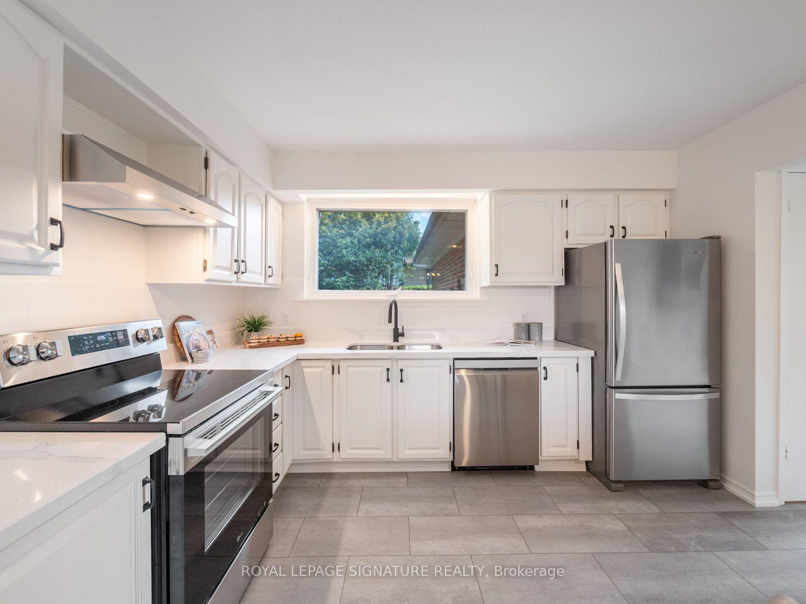 Photo 14 of 22 Carwin Crescent, Ajax, Central West — HOMEH
