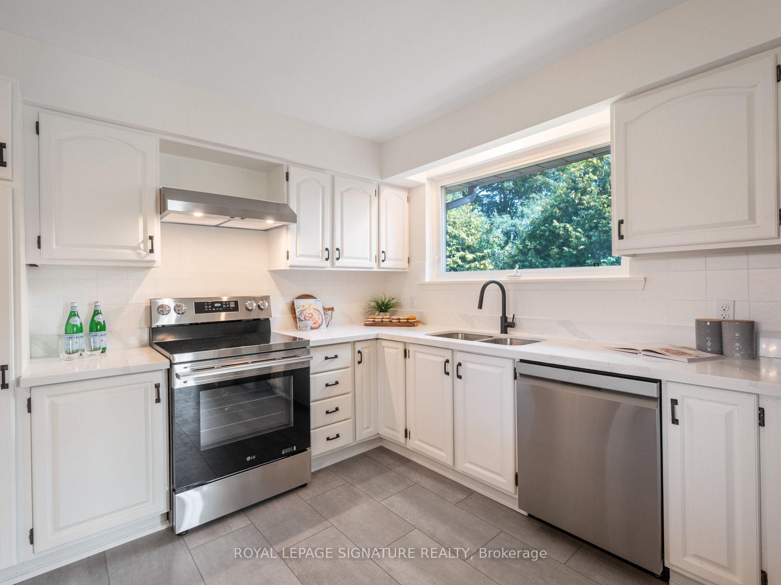 Photo 15 of 22 Carwin Crescent, Ajax, Central West — HOMEH